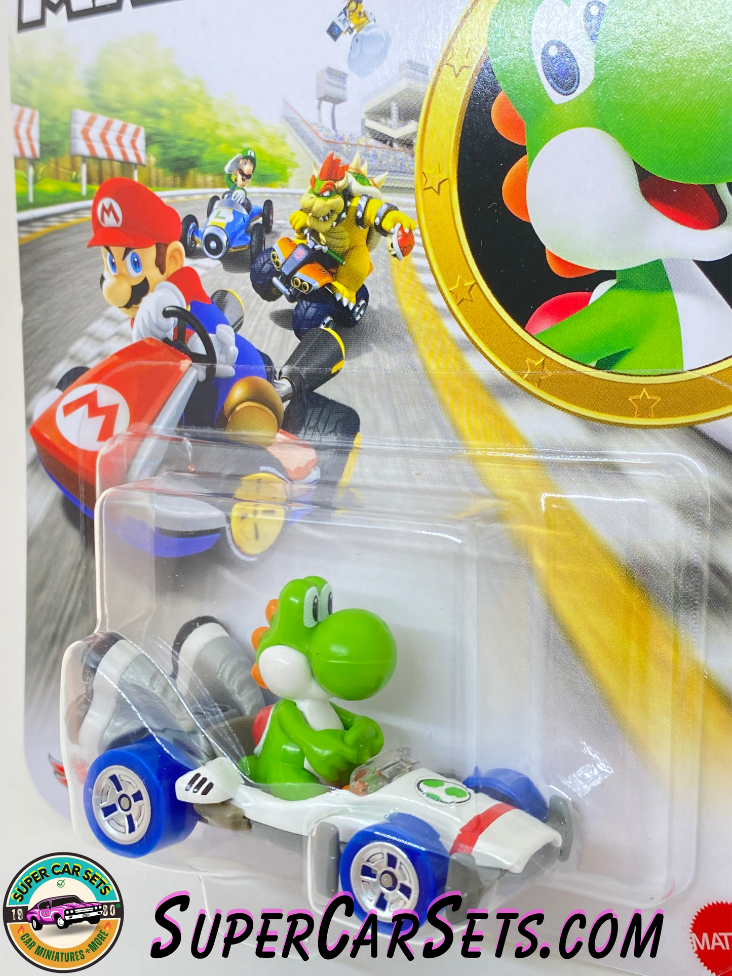 Yoshi - B-Dasher - Mario Kart Hot Wheels (card slightly bent)