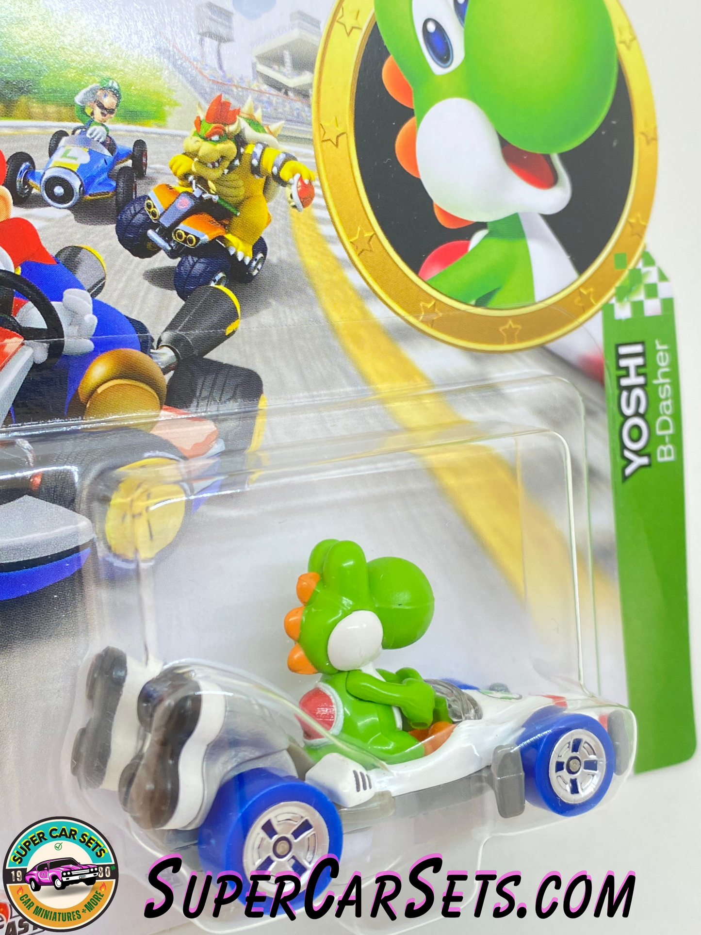 Yoshi - B-Dasher - Mario Kart Hot Wheels (card slightly bent)