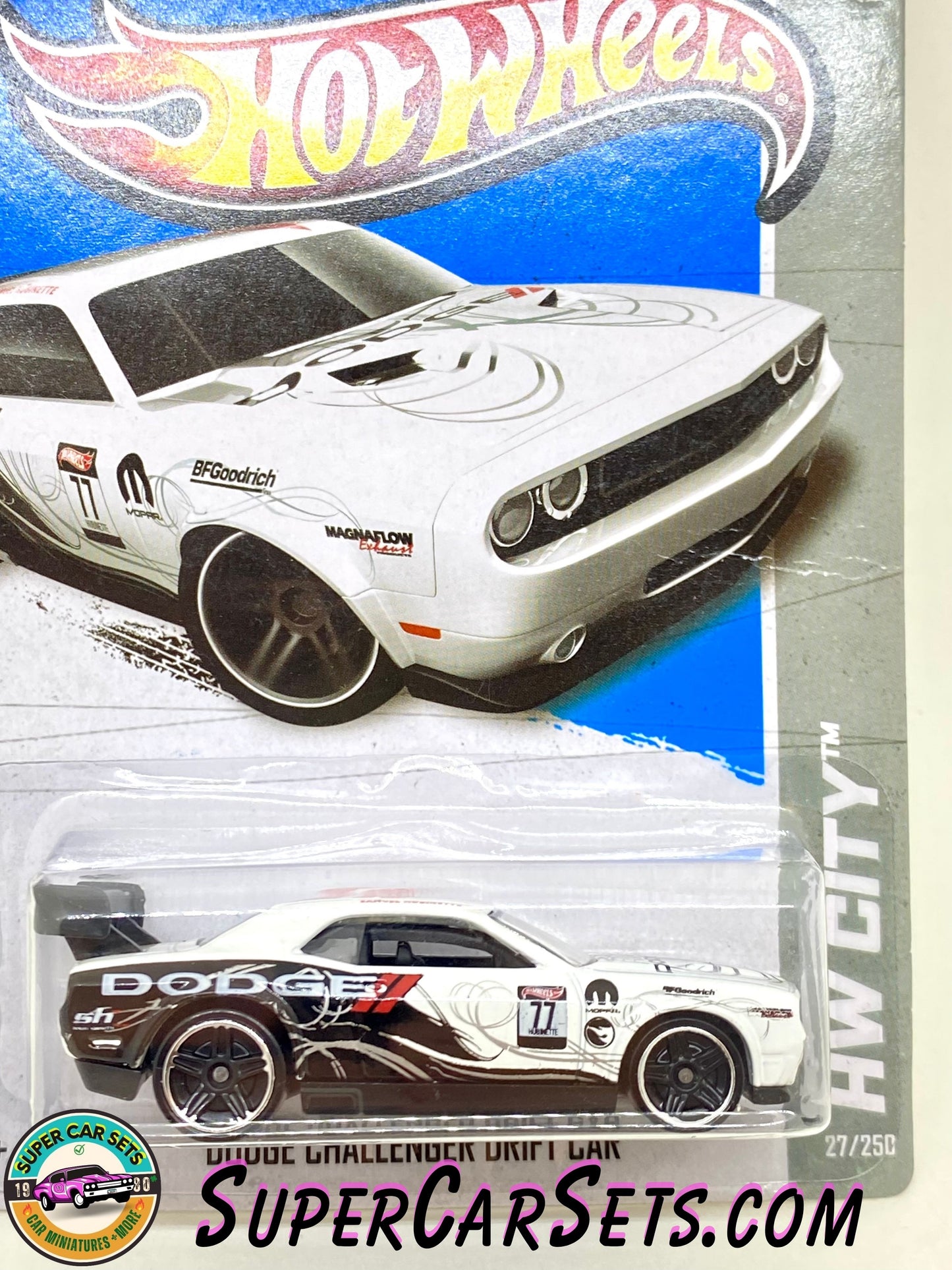 Dodge Challenger Drift Car (Dodge Racing '77' Graphics) (TREASURE HUNT) - Hot Wheels HW City - 2013 (27/250)