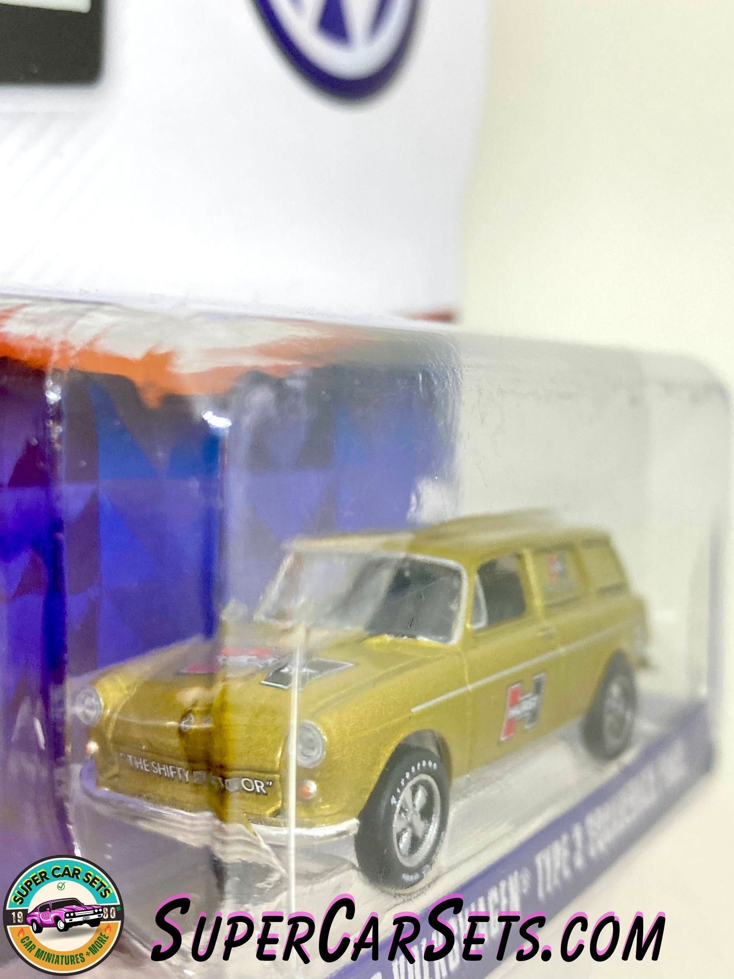 1969 Volkswagen Type 3 Squareback Panel - Club V-Dub - Serie 19 - made by Greenlight Collectables