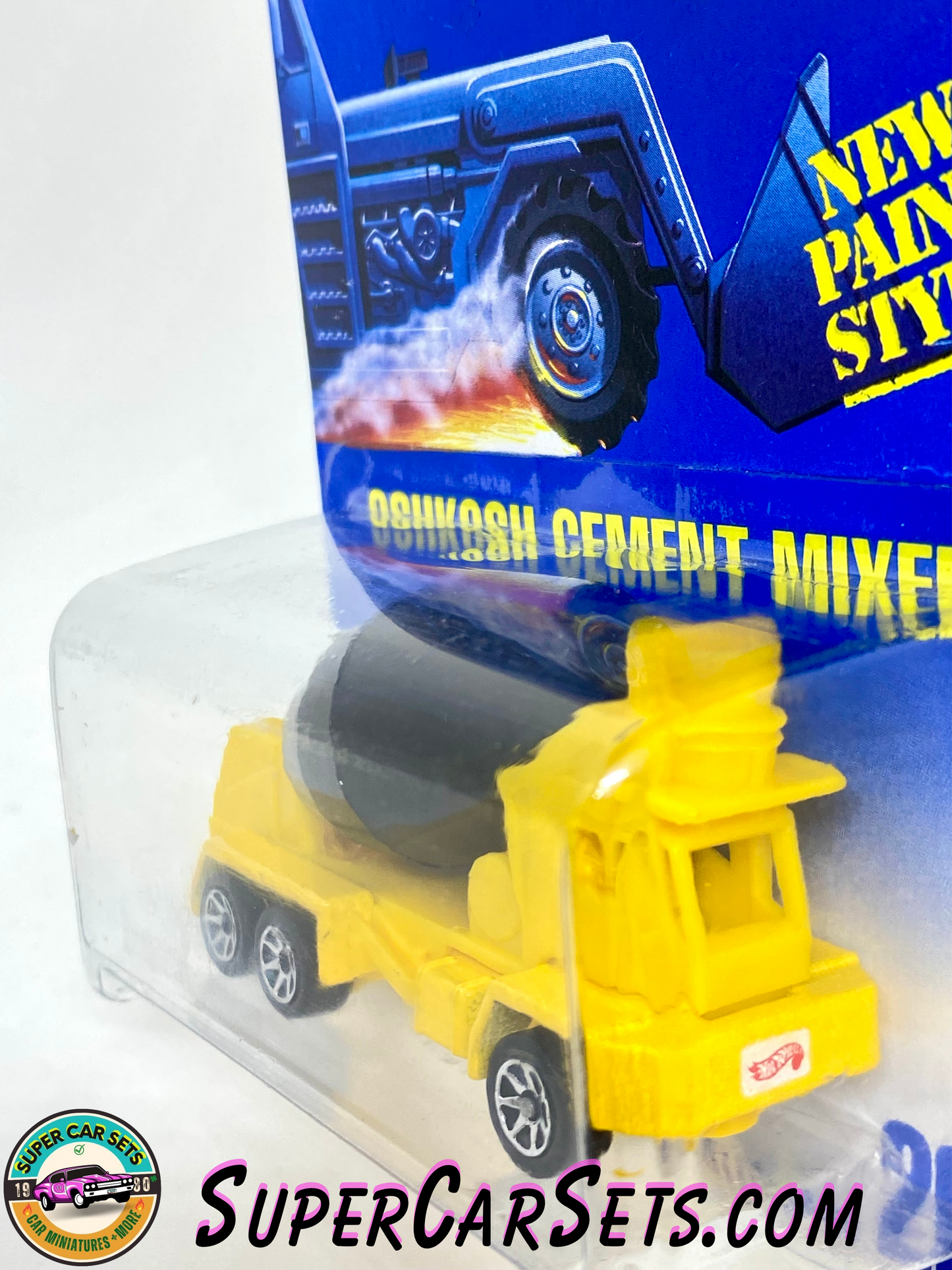 Hot Wheels (VINTAGE) (Year launched 1995) - Oshkosh Cement Mixer (#269) (#12362) (card aged)