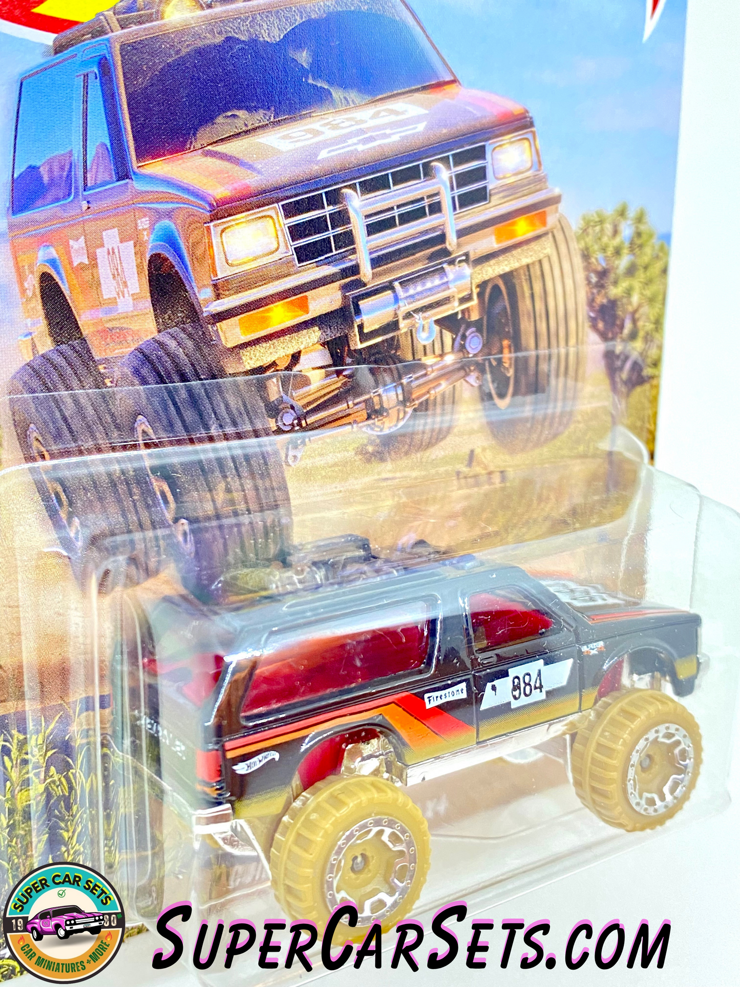 Hot Wheels Mud Runners (1/5) Chevy Blazer 4x4 (card slightly bent)