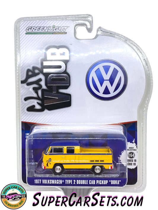 1977 Volkswagen Type 2 Double Cab Pickup “Doka" - Club V-Dub - Serie 19 - made by Greenlight Collectables