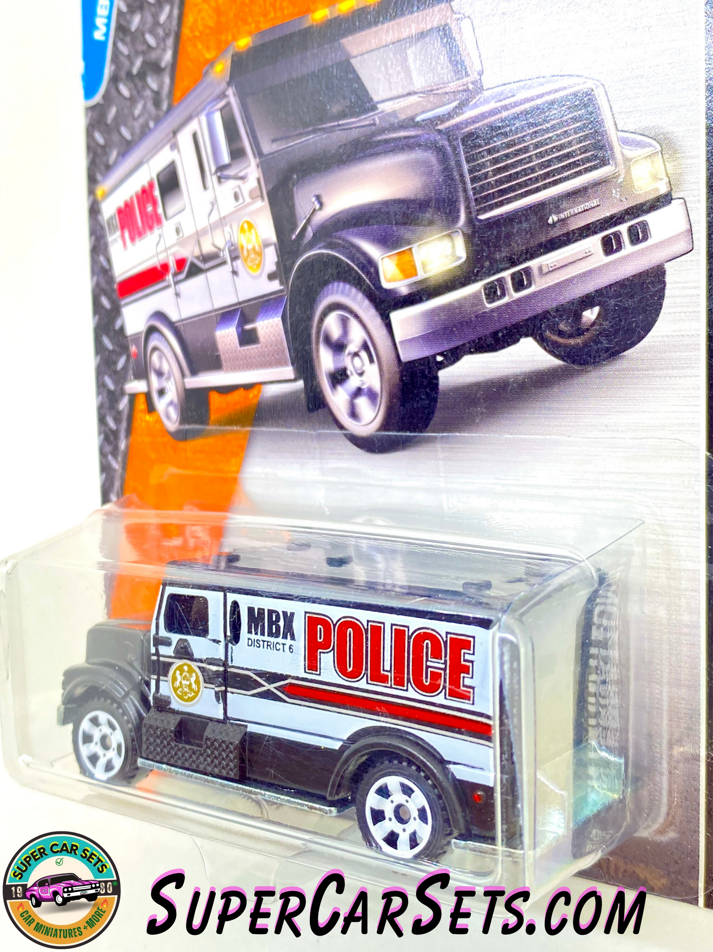 International - MBX Adventure City “Police” (20/120) (CFV95) (Year launched 2015) - Matchbox