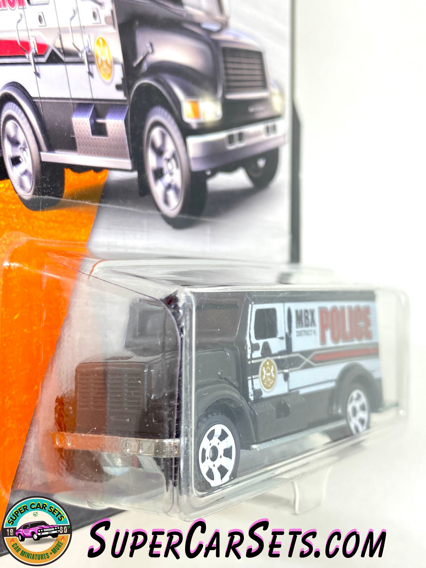 International - MBX Adventure City “Police” (20/120) (CFV95) (Year launched 2015) - Matchbox