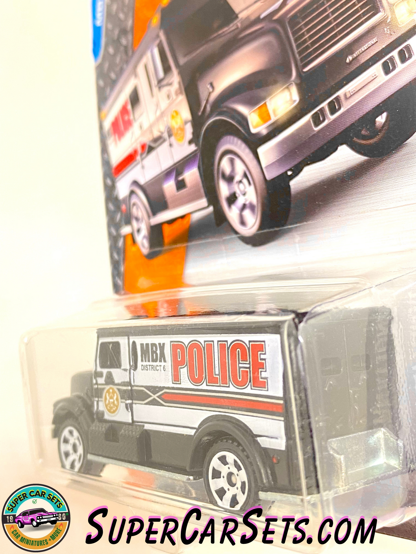 International - MBX Adventure City “Police” (20/120) (CFV95) (Year launched 2015) - Matchbox