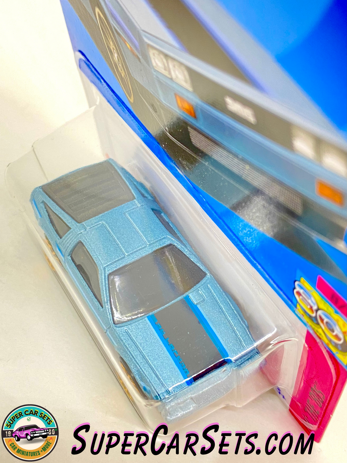 DMC Delorean (light blue colour) - Hot Wheels HW: The ‘80s - 2023 (8/10) (101/250)