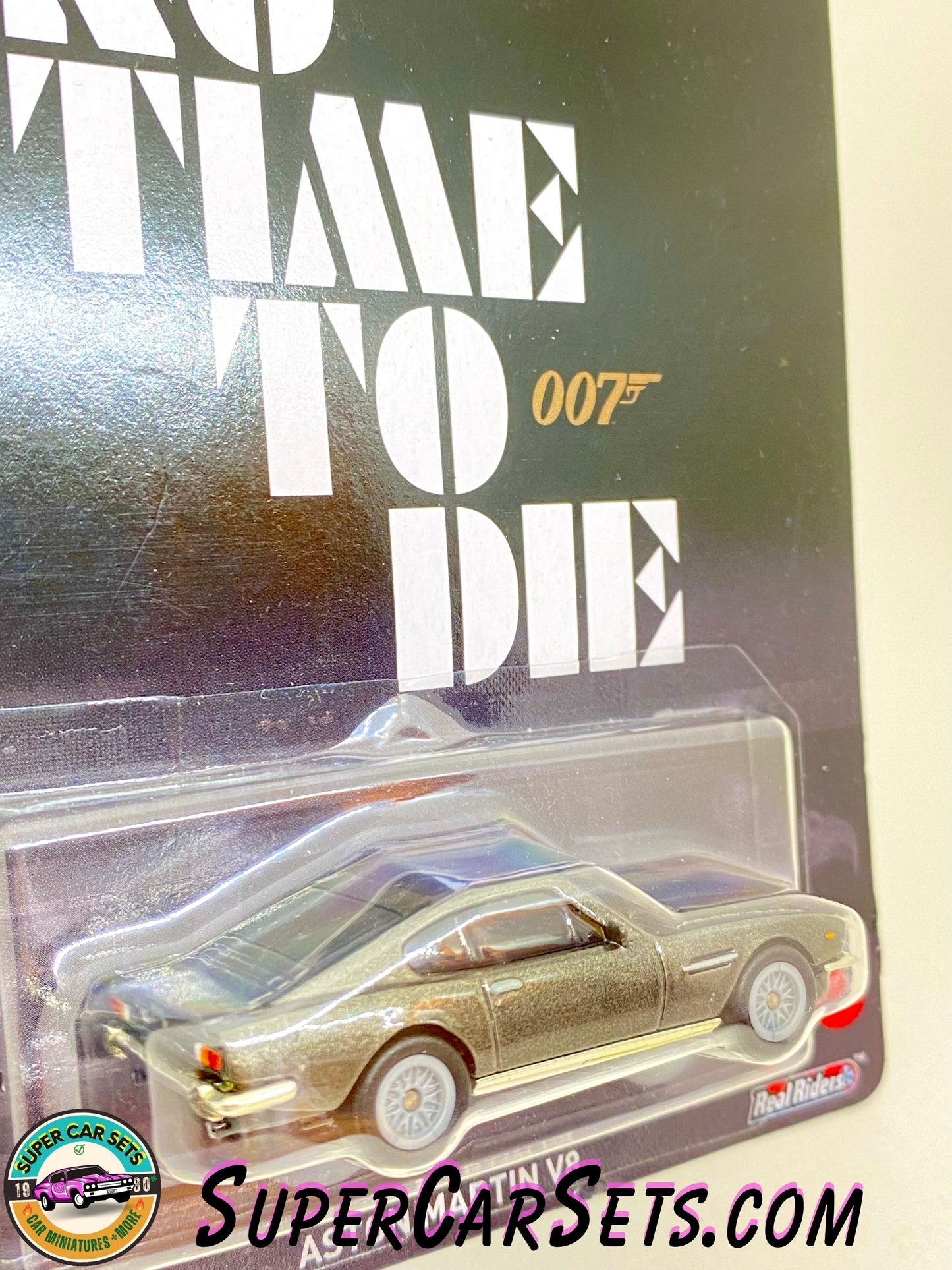 007 No Time to Die - Aston Martin V8 - Hot Wheels Premium Pop Culture