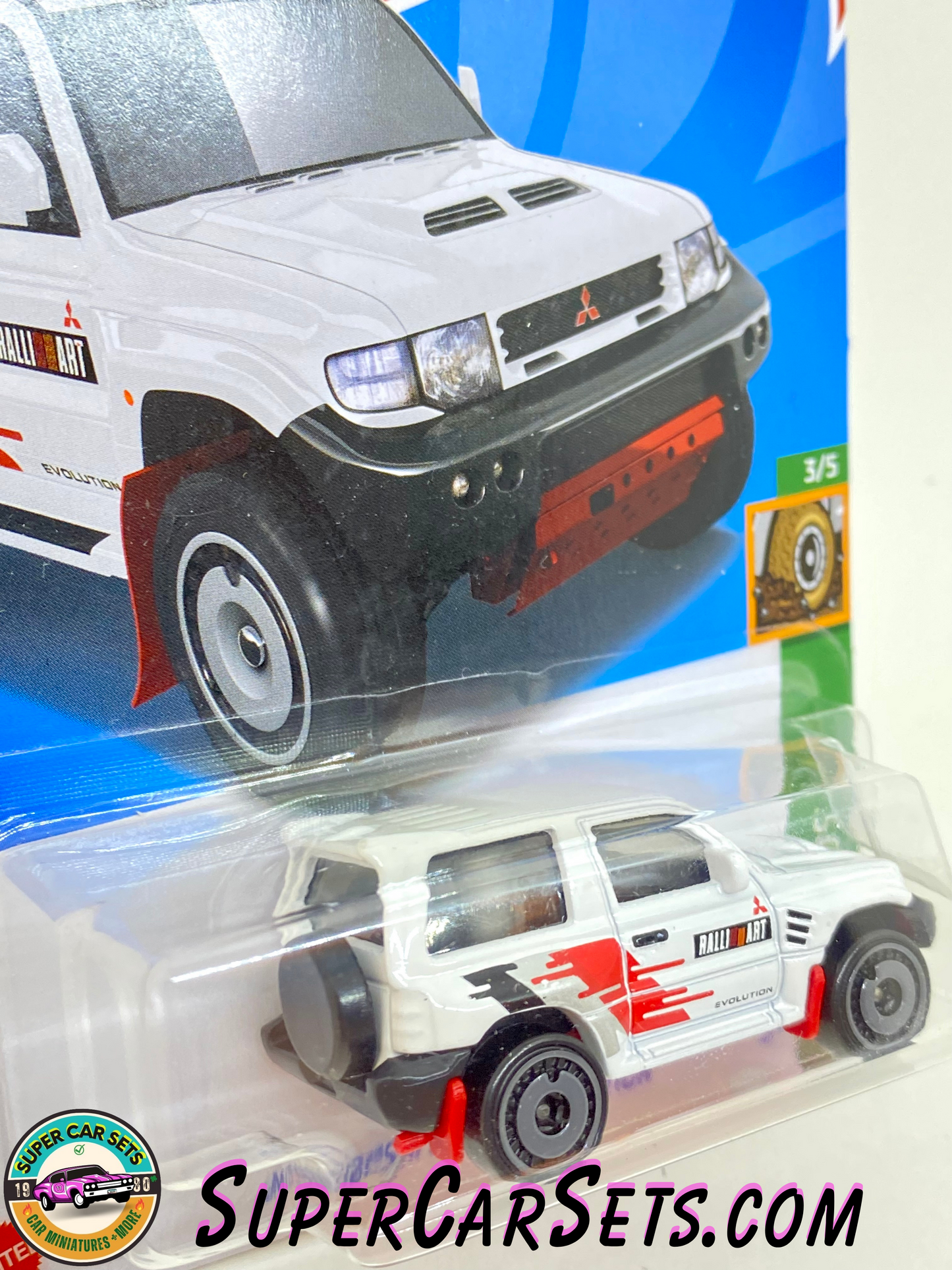 Mitsubishi Pajero Evolution (white colour) - Hot Wheels Mud Studs - 2023 (3/5) (175/250)