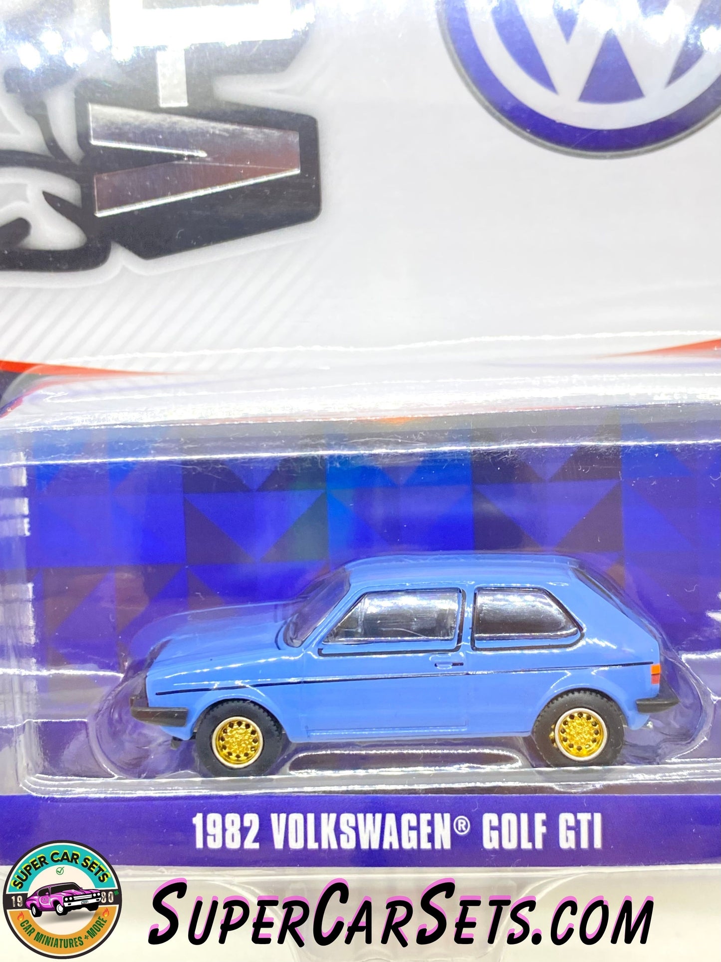 1982 Volkswagen Golf GTI (blue colour) - Club V-Dub - Serie 19 - made by Greenlight Collectables