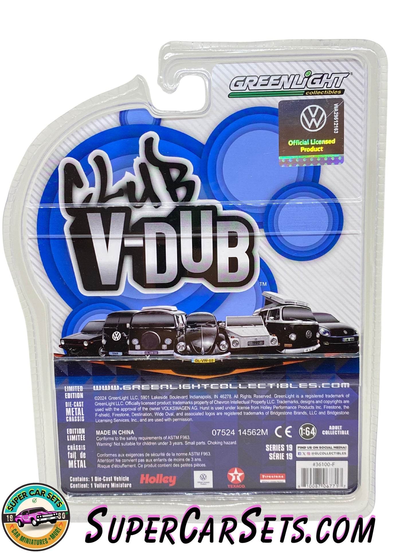 1982 Volkswagen Golf GTI (blue colour) - Club V-Dub - Serie 19 - made by Greenlight Collectables