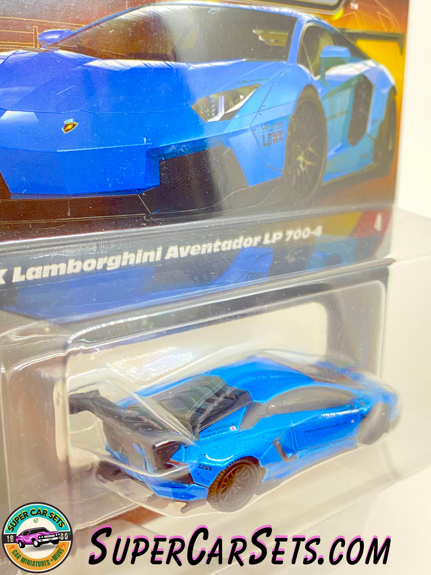 HWC Elite 64 Series LBWK Lamborghini Aventador LP 700-4