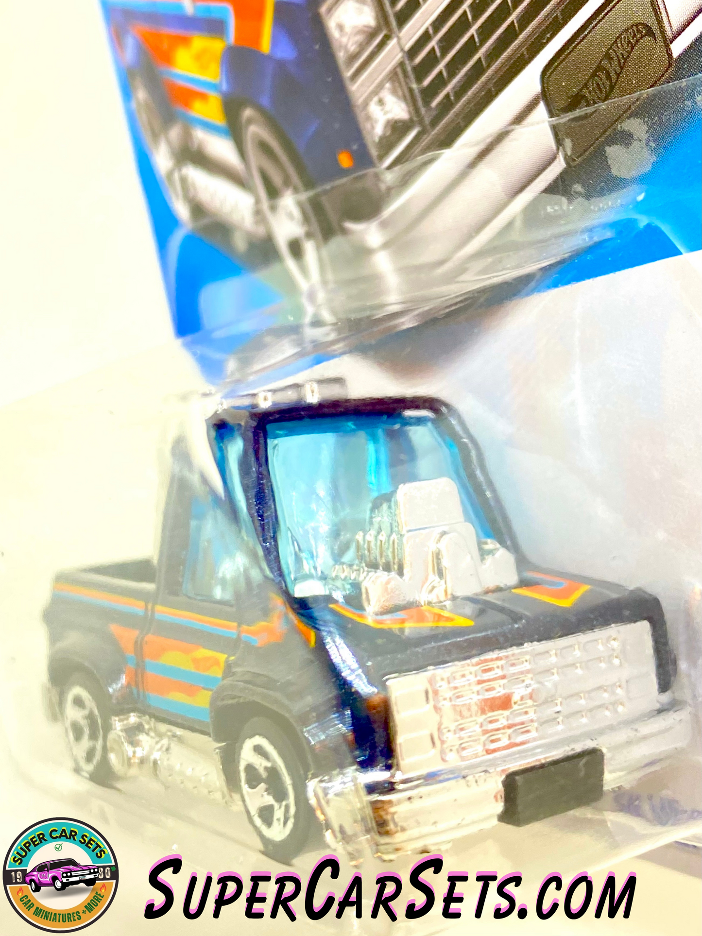 Toon’d ’83 Chevy Silverado (dark blue colour) - Hot Wheels HW Hot Trucks - 2023 (1/10)