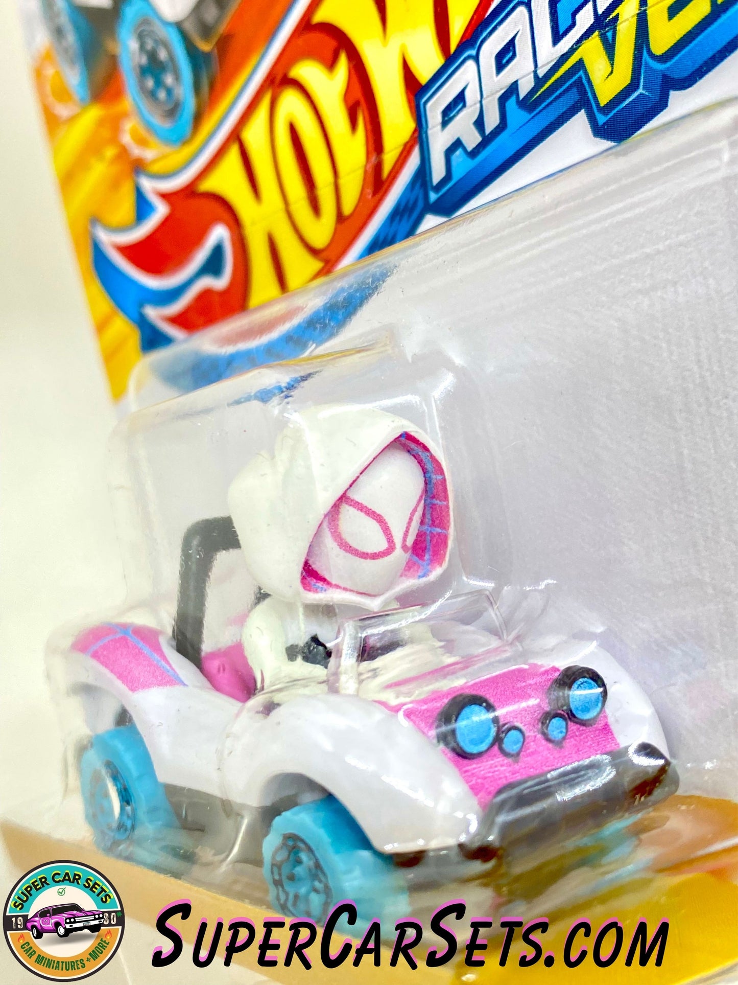 Spider-Gwen - Hot Wheels Racer Verse