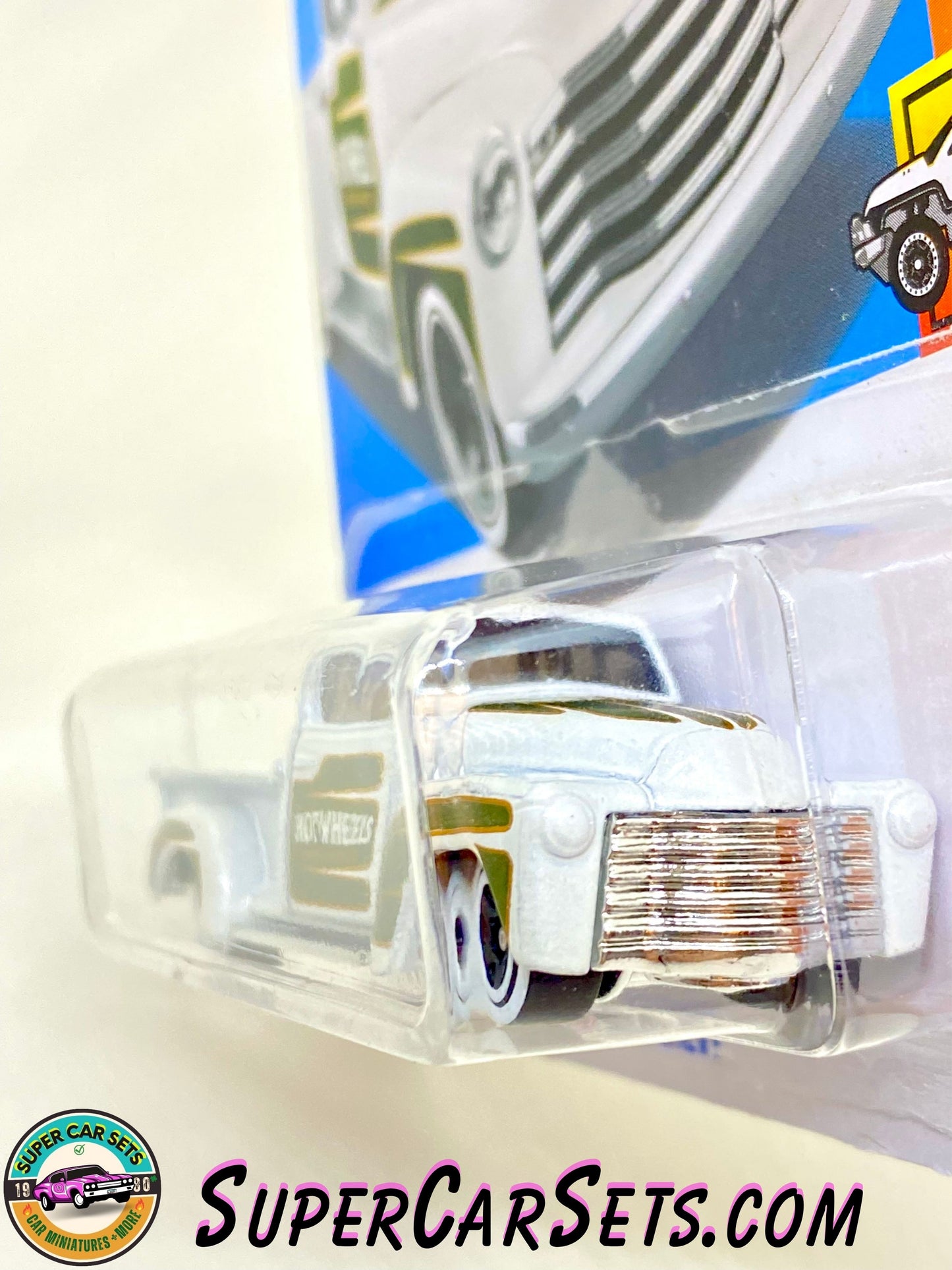 52 Chevy (card slightly bent) - Hot Wheels HW Hot Trucks 2024 (8/10) (139/250)