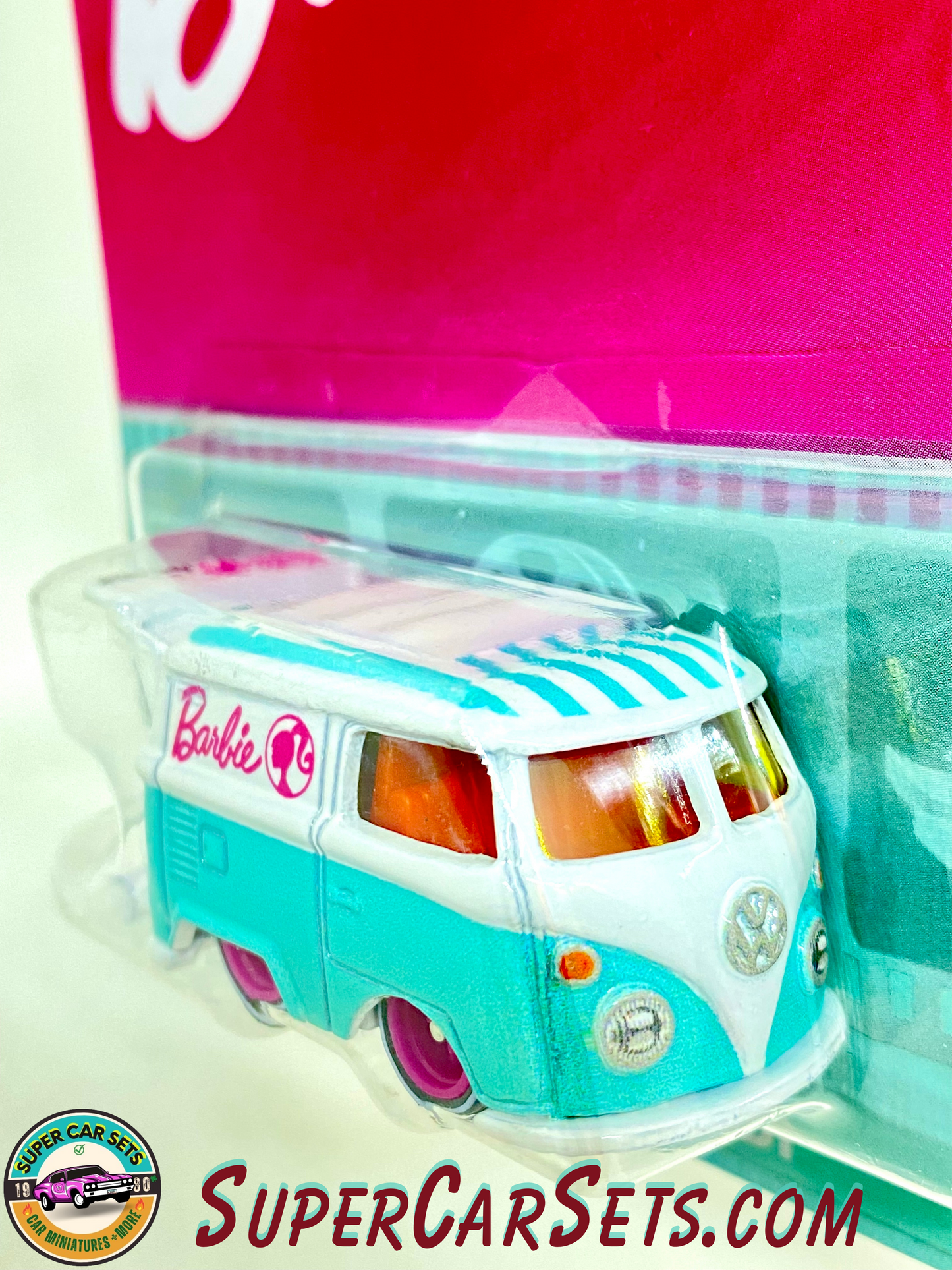 Barbie - Kool Kombi - Hot Wheels Premium Pop Culture (card with a very little crack)