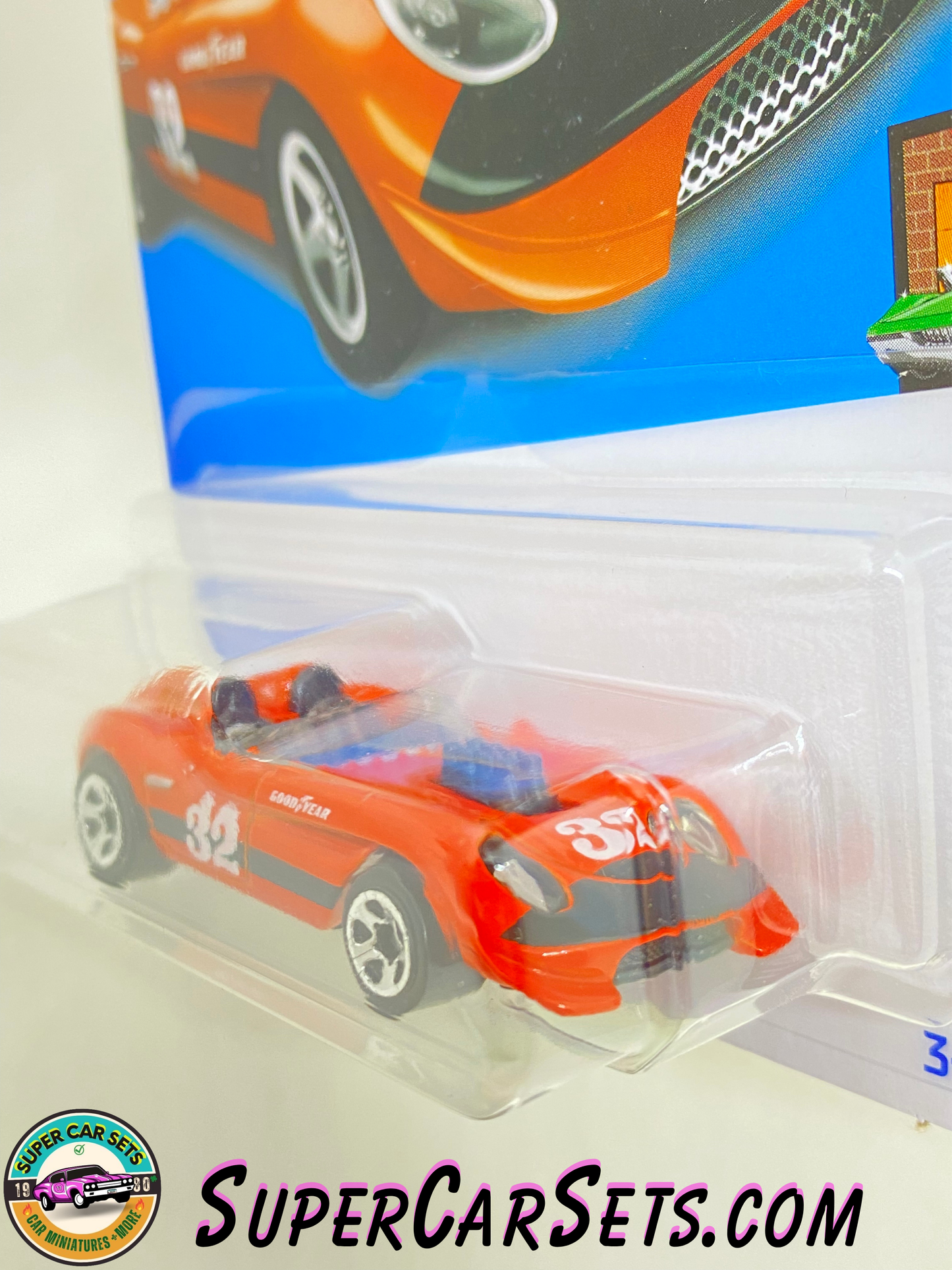 Glory Chaser (orange colour with # 32) - Hot Wheels HW Dream Garage - 2024 (4/5) (79/250)