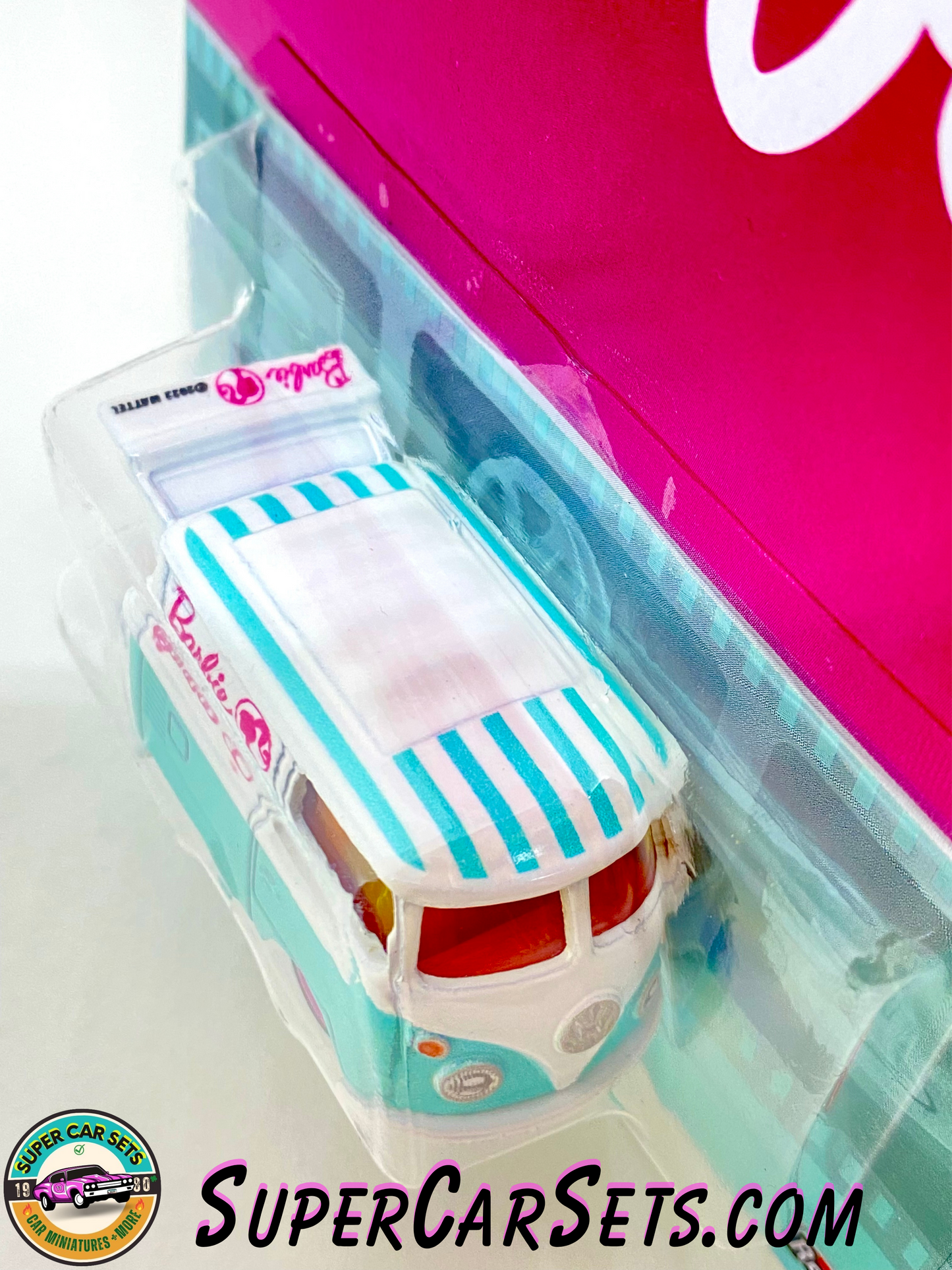 Barbie - Kool Kombi - Hot Wheels Premium Pop Culture (card with a very little crack)