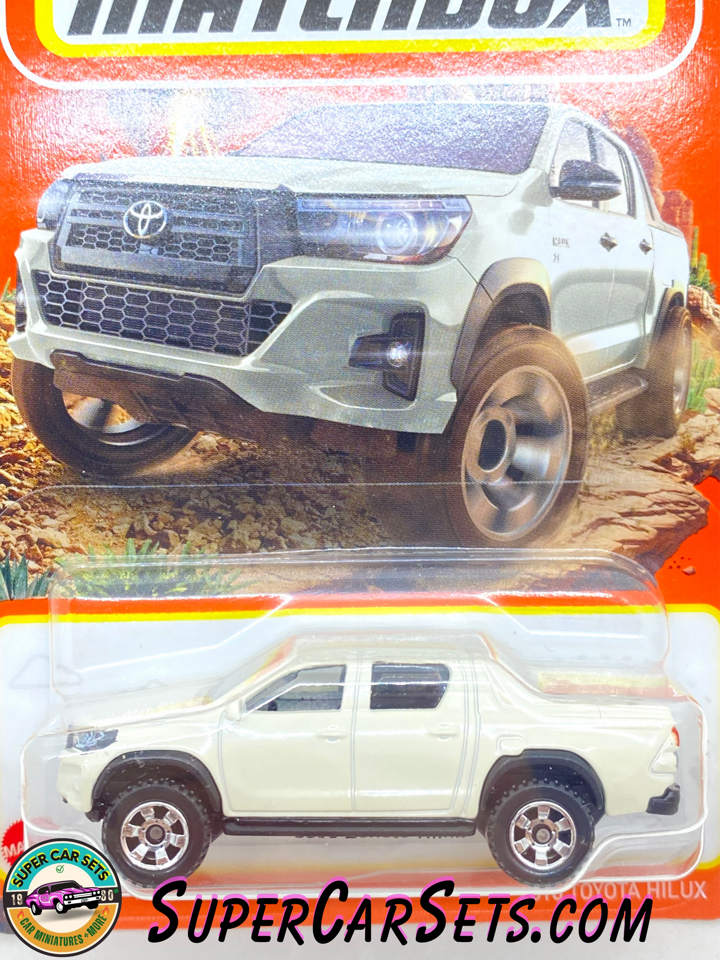 2018 Toyota Hilux (white colour) - Matchbox