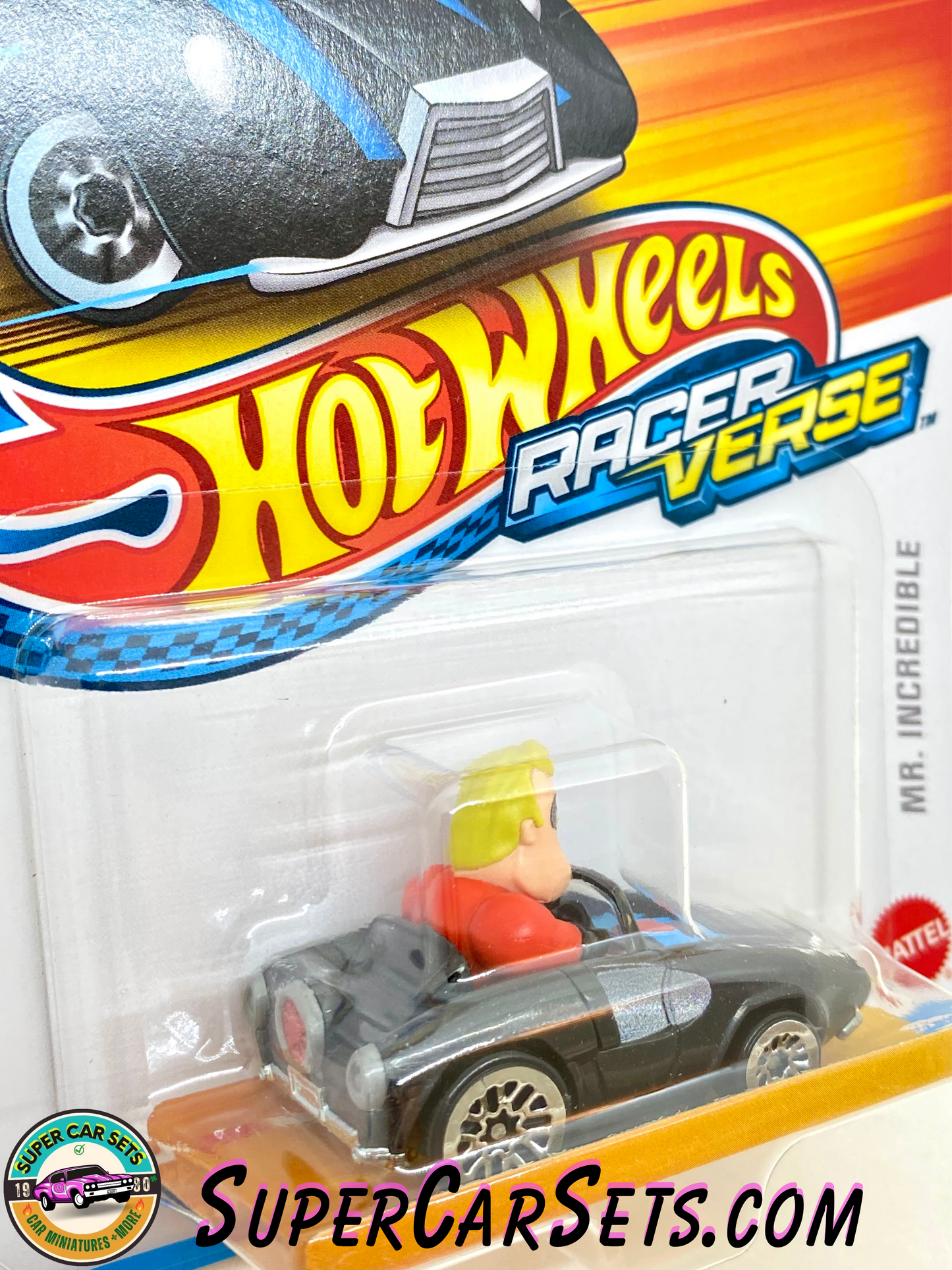 Hot Wheels Racer Verse Mr. Incredible