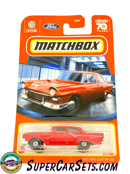 1957 Ford Custom 300 (red colour) (21/100) - Matchbox