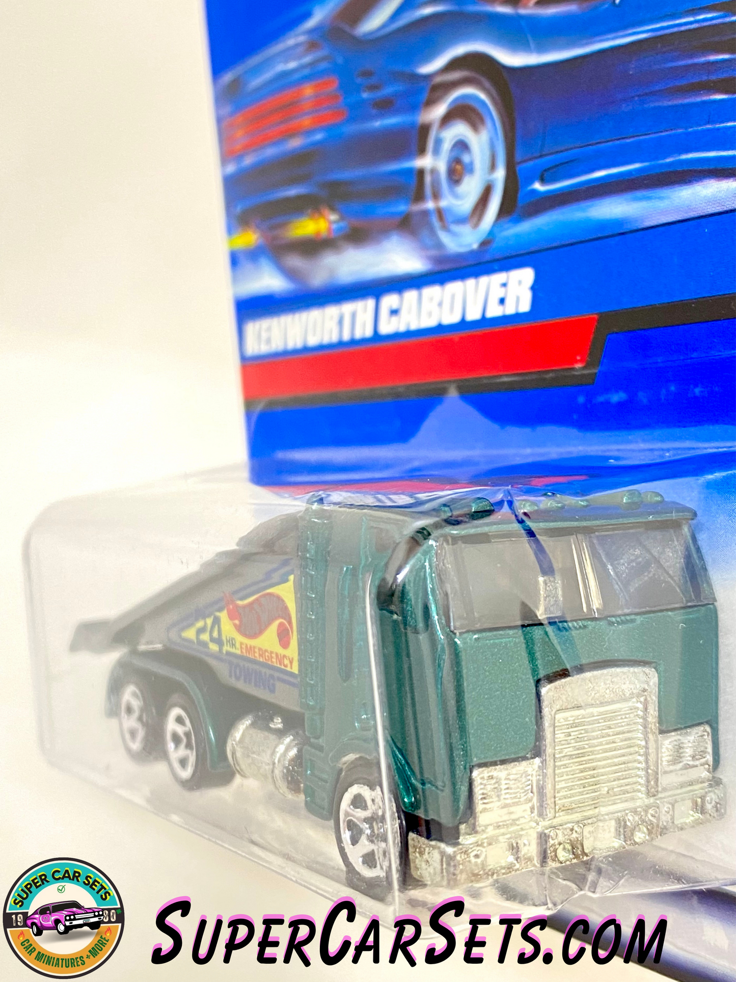 Hot Wheels (Year launched 1998) Kenworth Cabover (#19943) (card slightly bent)