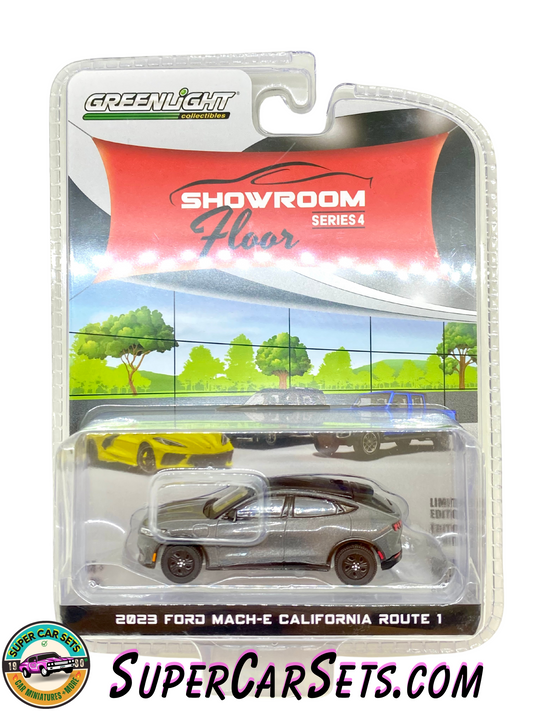 2023 Ford Mach-E California Route 1 - Greenlight Showroom Floor Serie 4