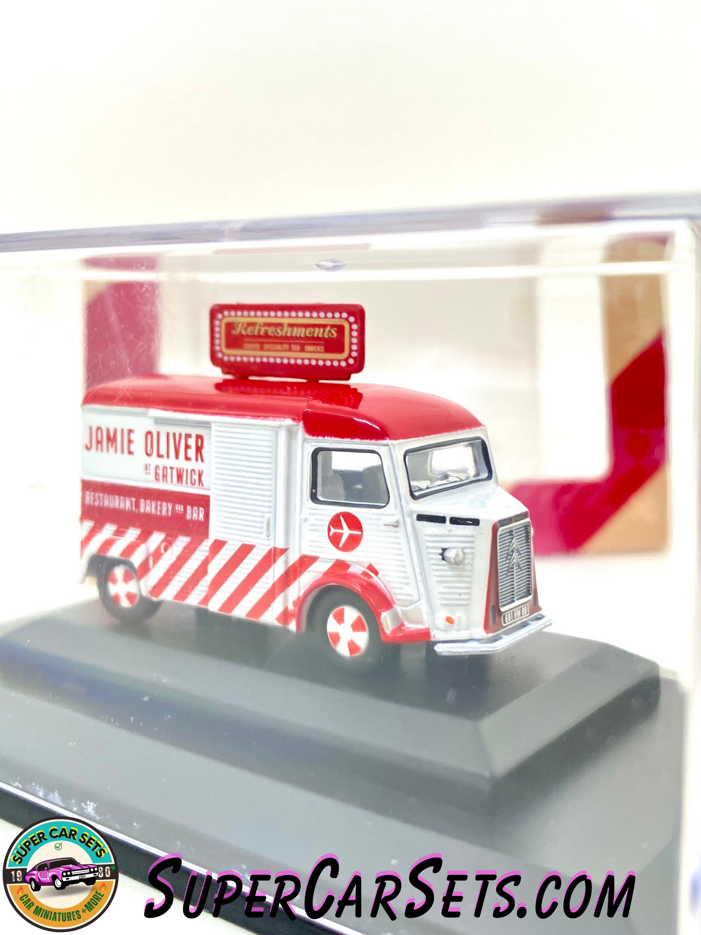 Jamie Oliver at Gatwick - Oxford (scale 1:76) (pre-owned)