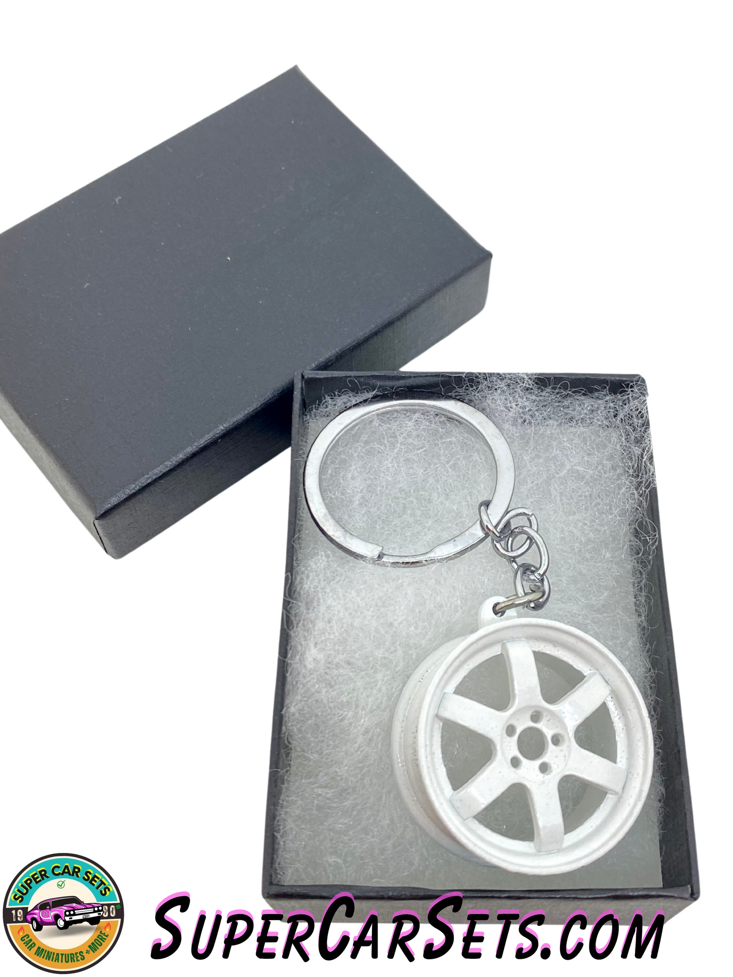 Keychain car wheel - white colour