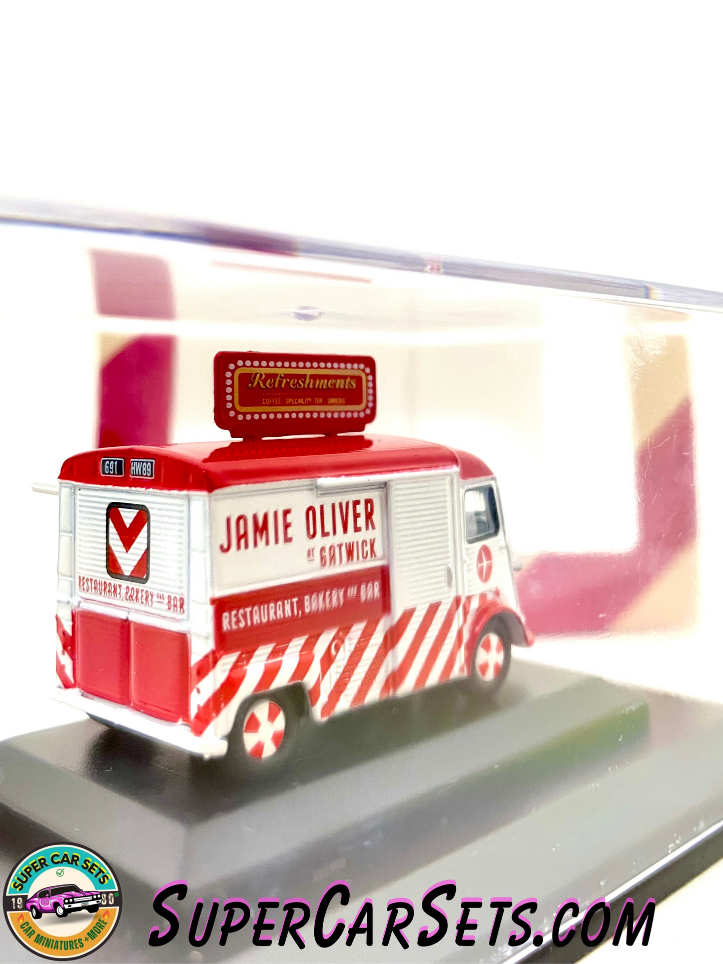 Jamie Oliver at Gatwick - Oxford (scale 1:76) (pre-owned)