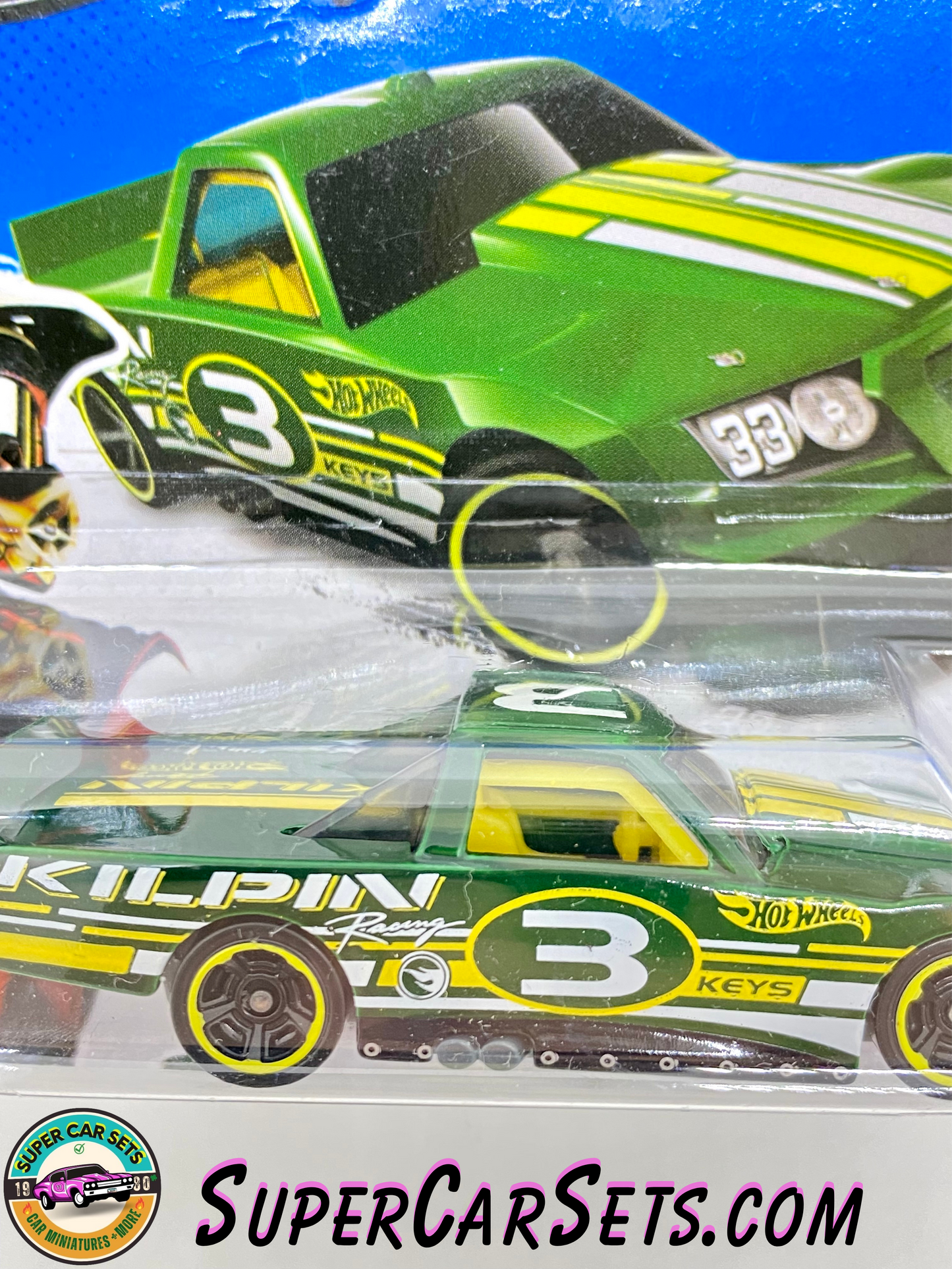 TREASURE HUNT - Hot Wheels HW Racing 2013 (121/250) Circle Trucker