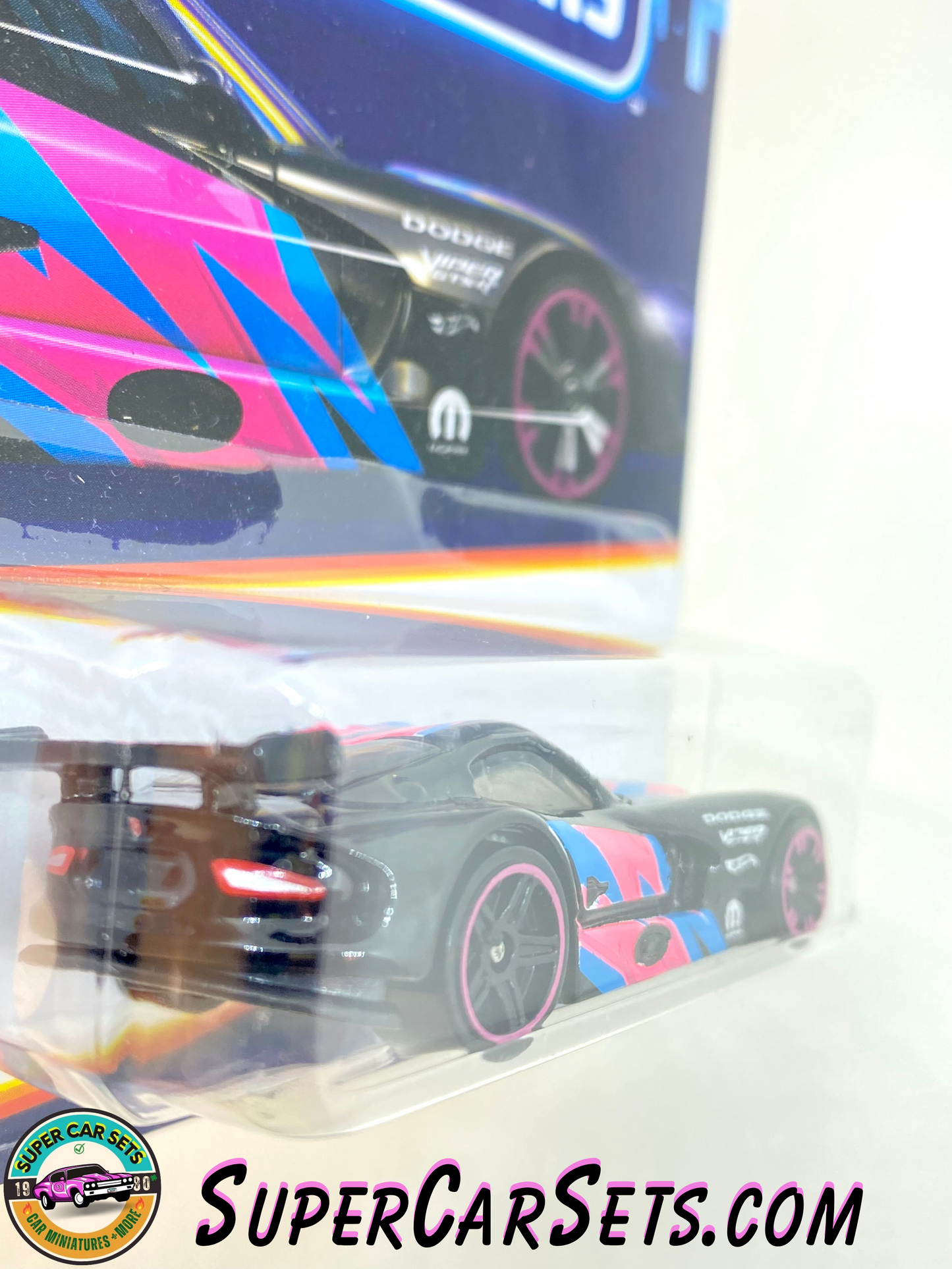 SRT Viper GTS-R (card slightly bent) - Hot Wheels - Neon Speeders (6/8)