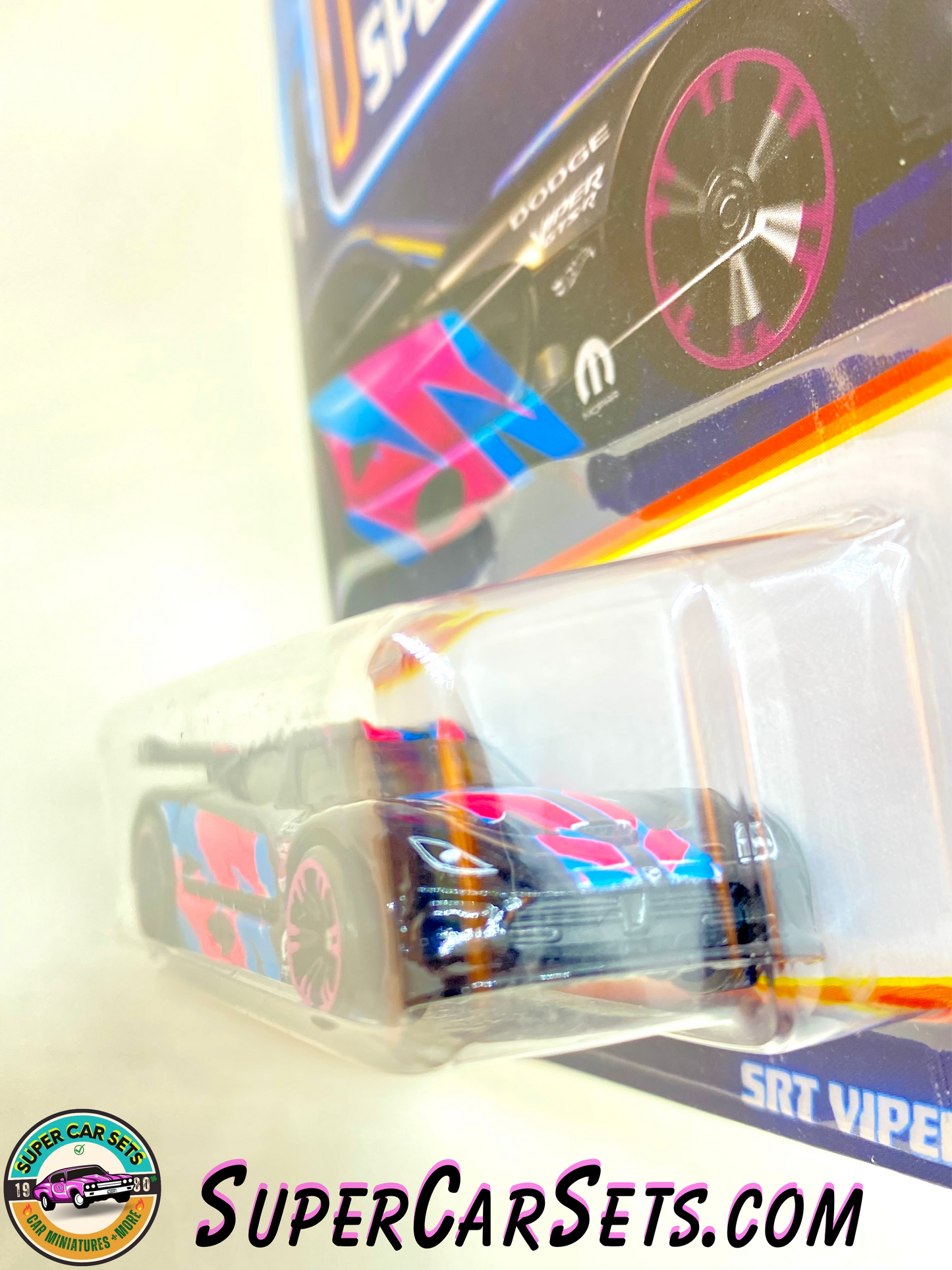 SRT Viper GTS-R (card slightly bent) - Hot Wheels - Neon Speeders (6/8)