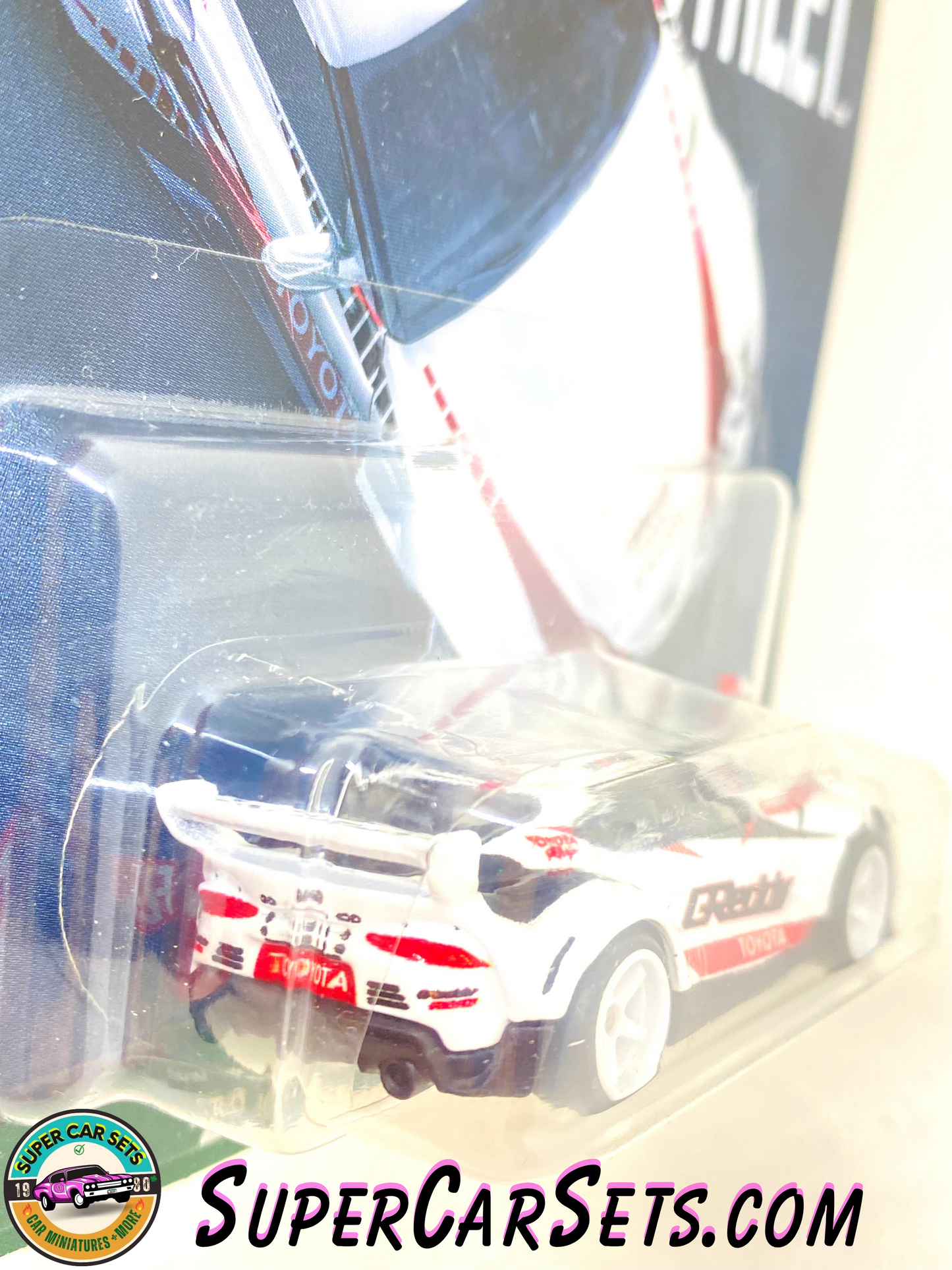 20 Toyota GR Supra - Hot Wheels Premium - Slide Street (2/5)