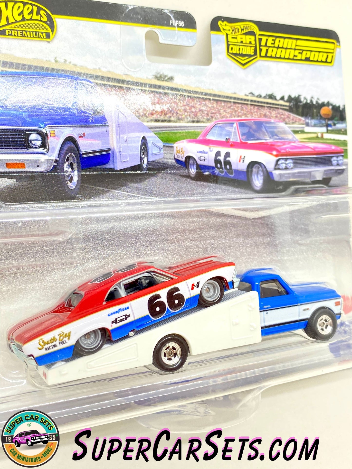 66 Chevelle + ’72 Chevy Ramp Truck - Hot Wheels Team Transport (#64)