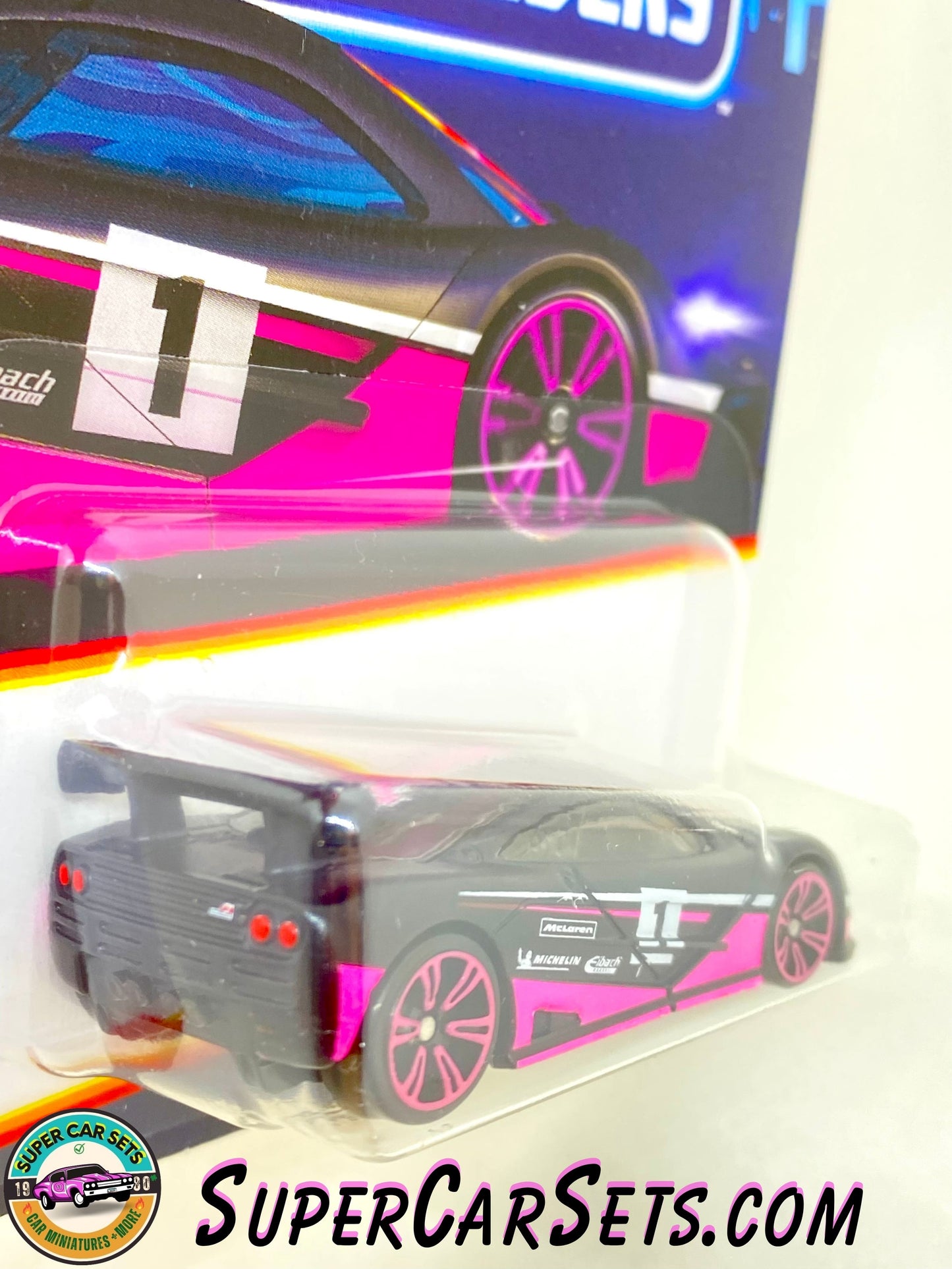 McLaren F1 GTR - Hot Wheels Neon Speeders (2/8)