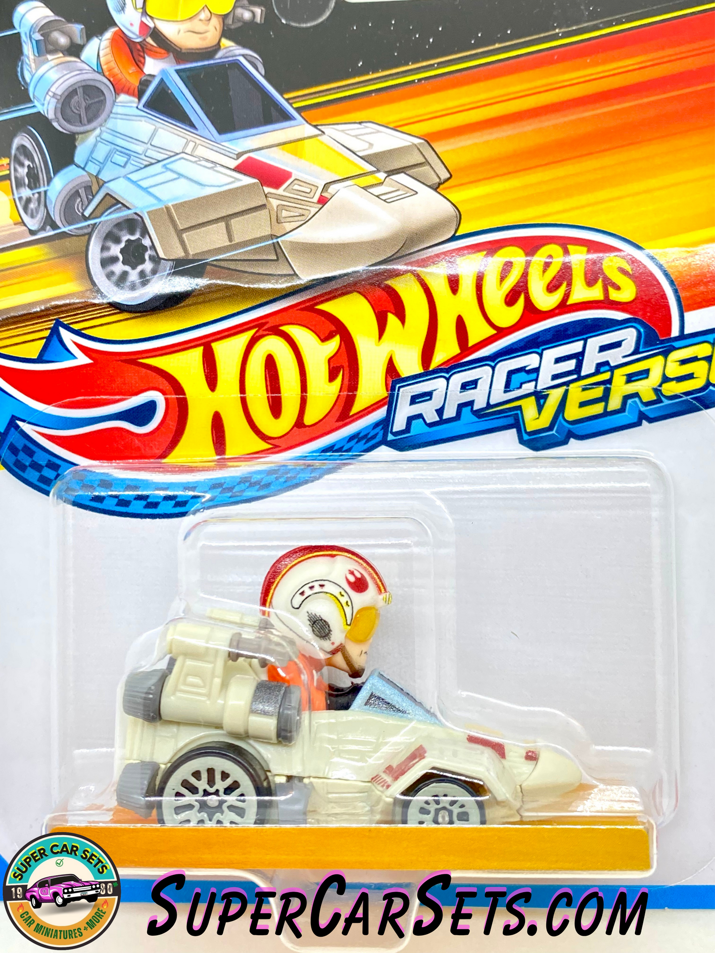 Hot Wheels Racer Verse Luke Skywalker (card slightly bent)