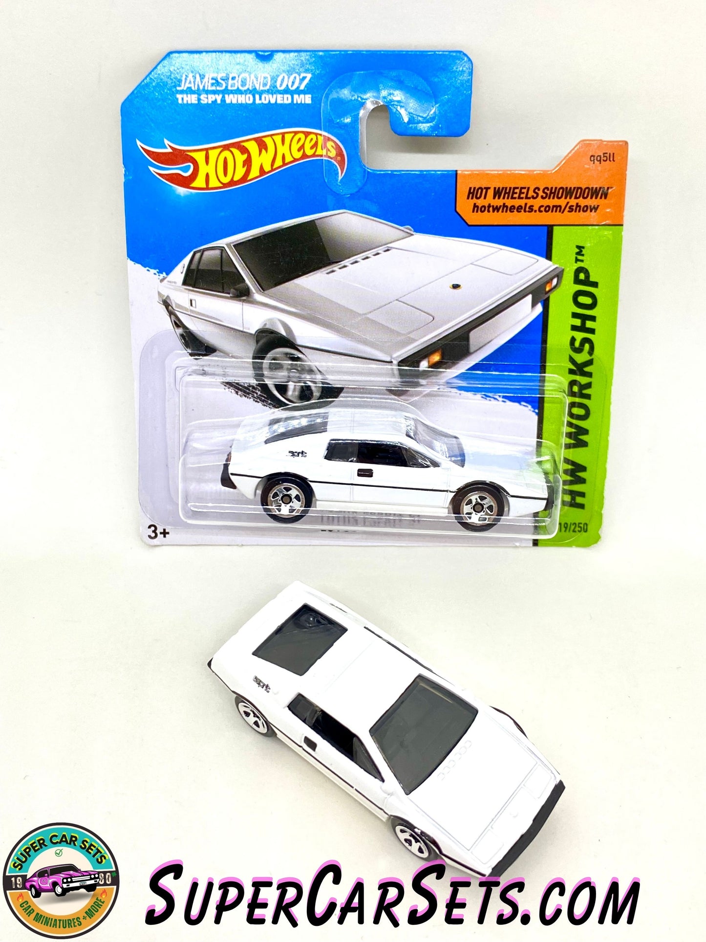 Hot Wheels HW Workshop 2015 (219/250) Lotus Esprit S1 (James Bond 007 The Spy Who Loved Me) (short card) (card slightly damaged)