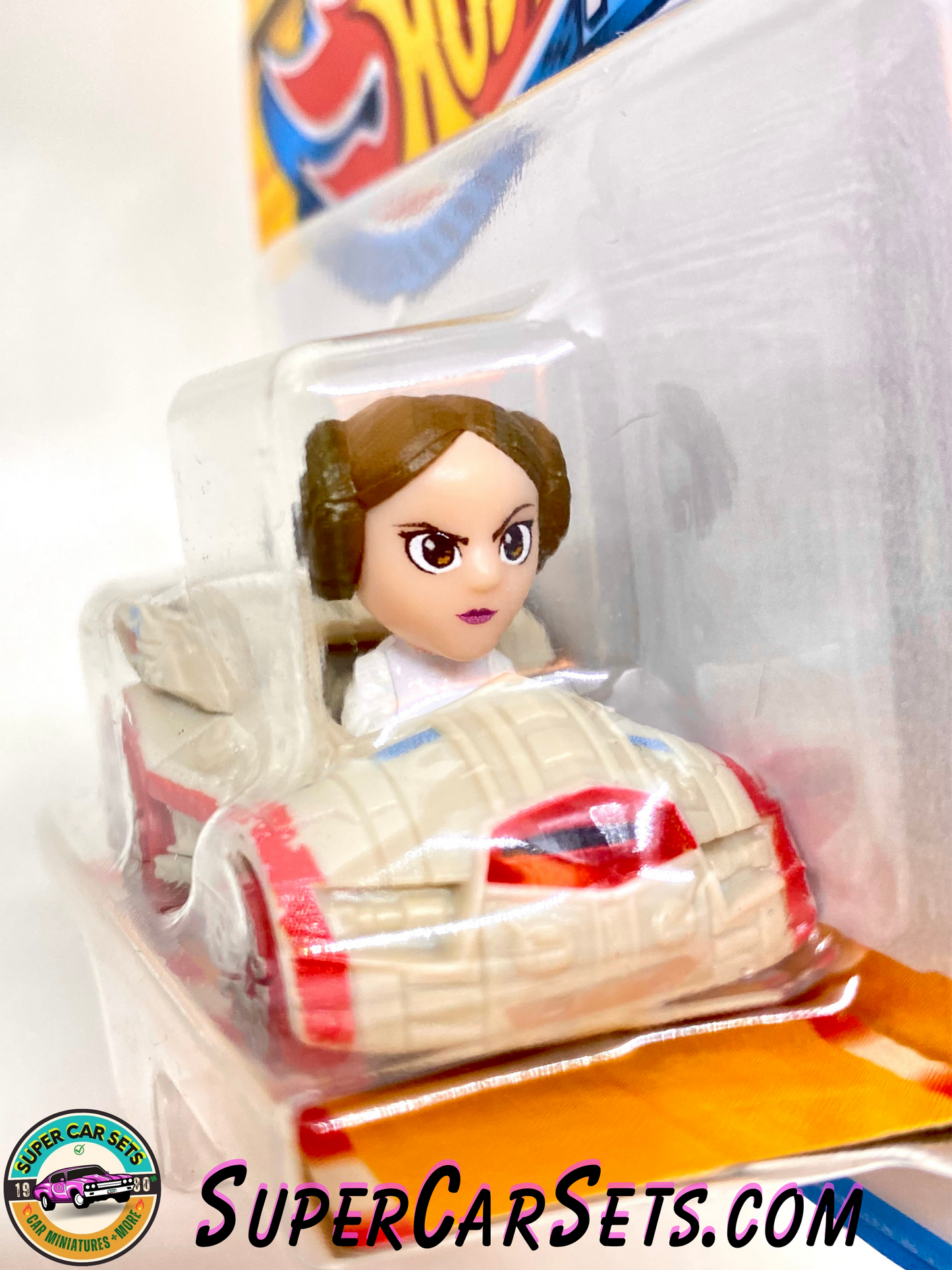 Hot Wheels Racer Verse Princess Leia (card slightly bent)