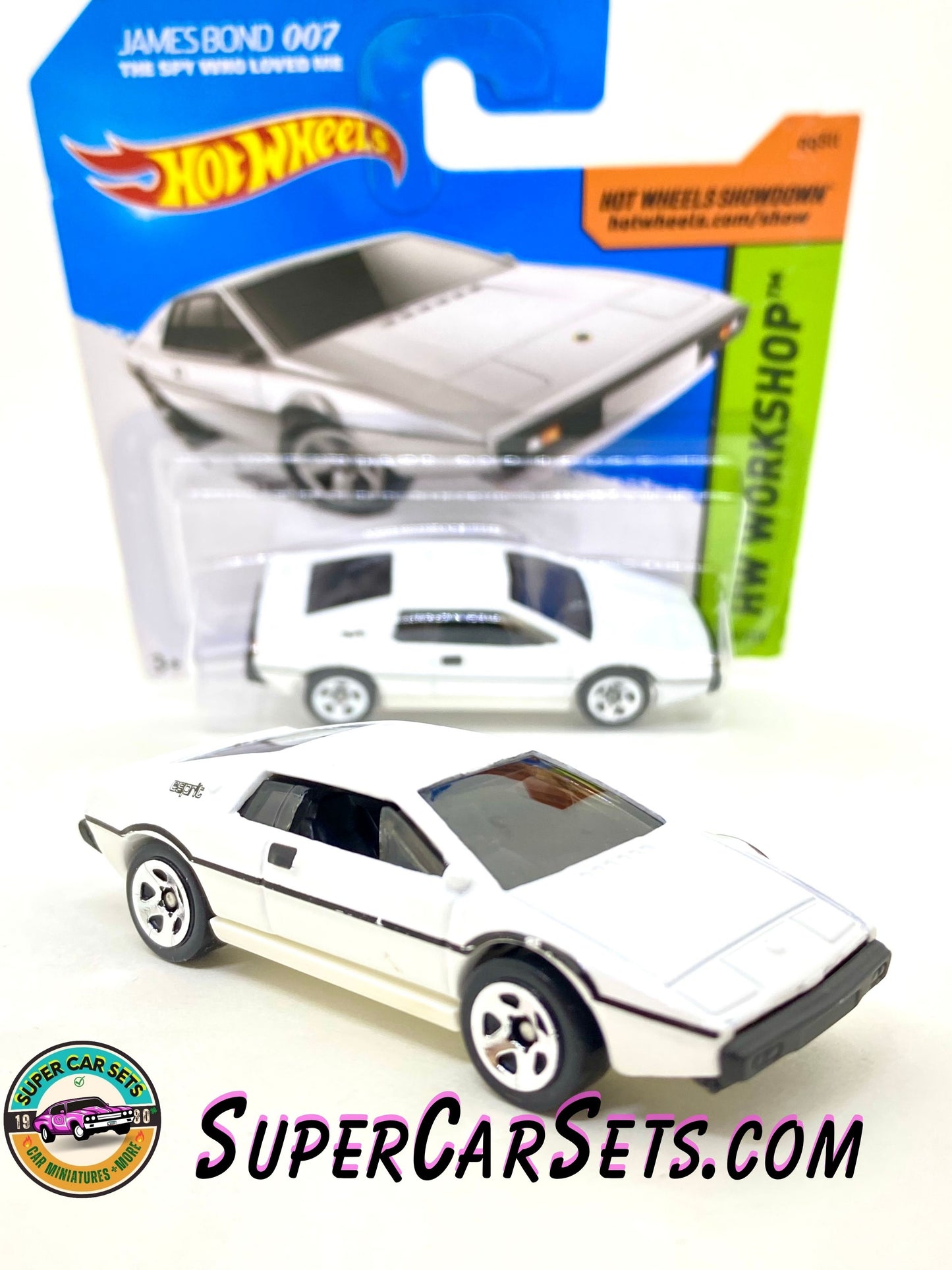 Hot Wheels HW Workshop 2015 (219/250) Lotus Esprit S1 (James Bond 007 The Spy Who Loved Me) (short card) (card slightly damaged)