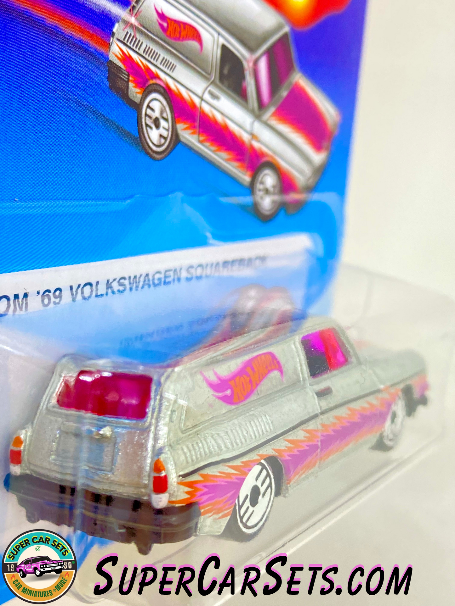 Custom ’69 Volkswagen Squareback - Hot Wheels Ultra Hots 2023 (6/8)