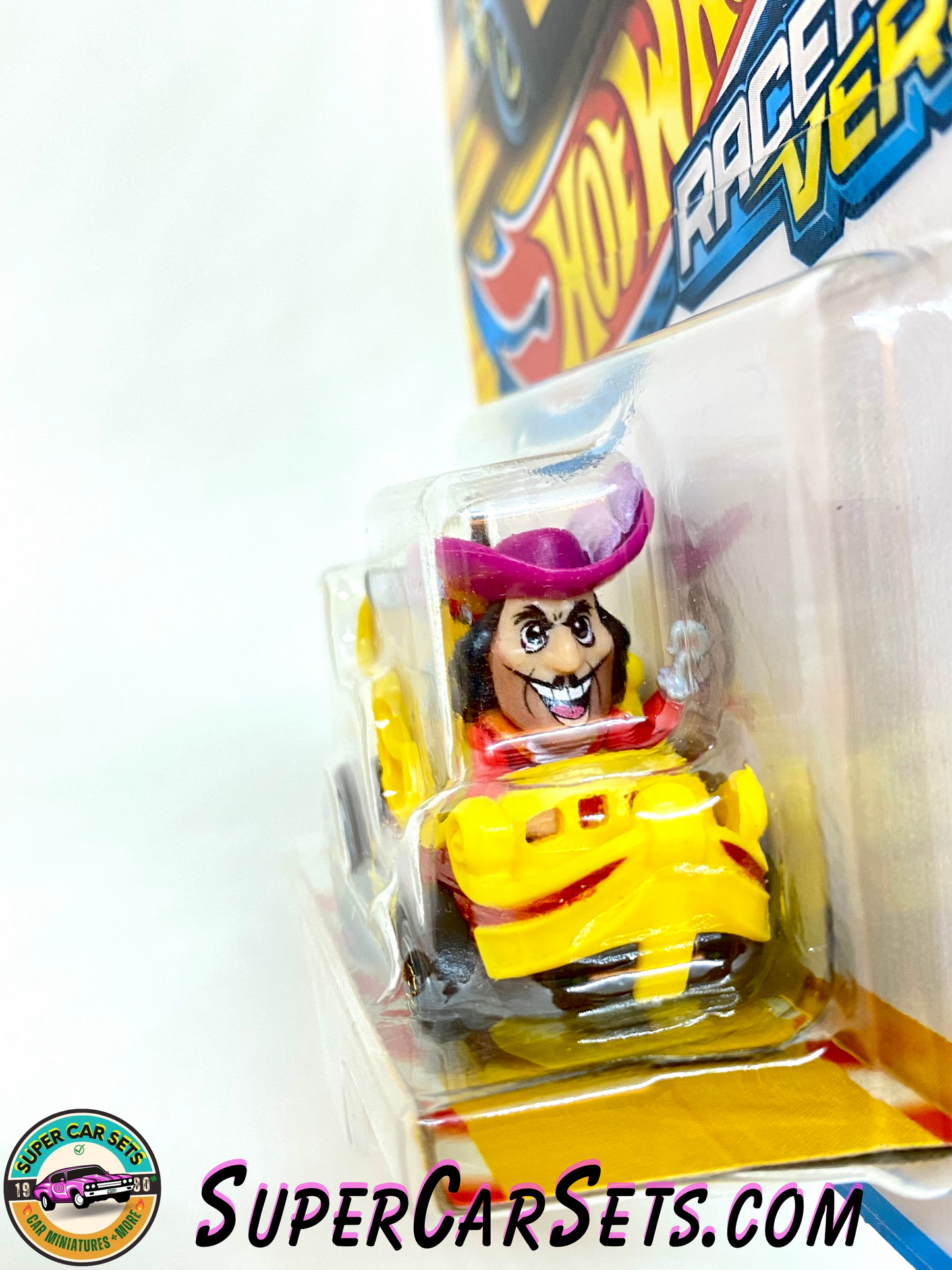 Hot Wheels Racer Verse Captain Hook