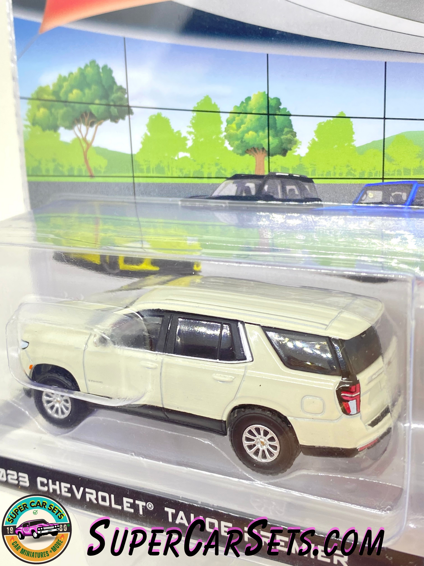 2023 Chevrolet Tahoe Premier - Greenlight Showroom Floor Serie 4 (blister with a very little crack)