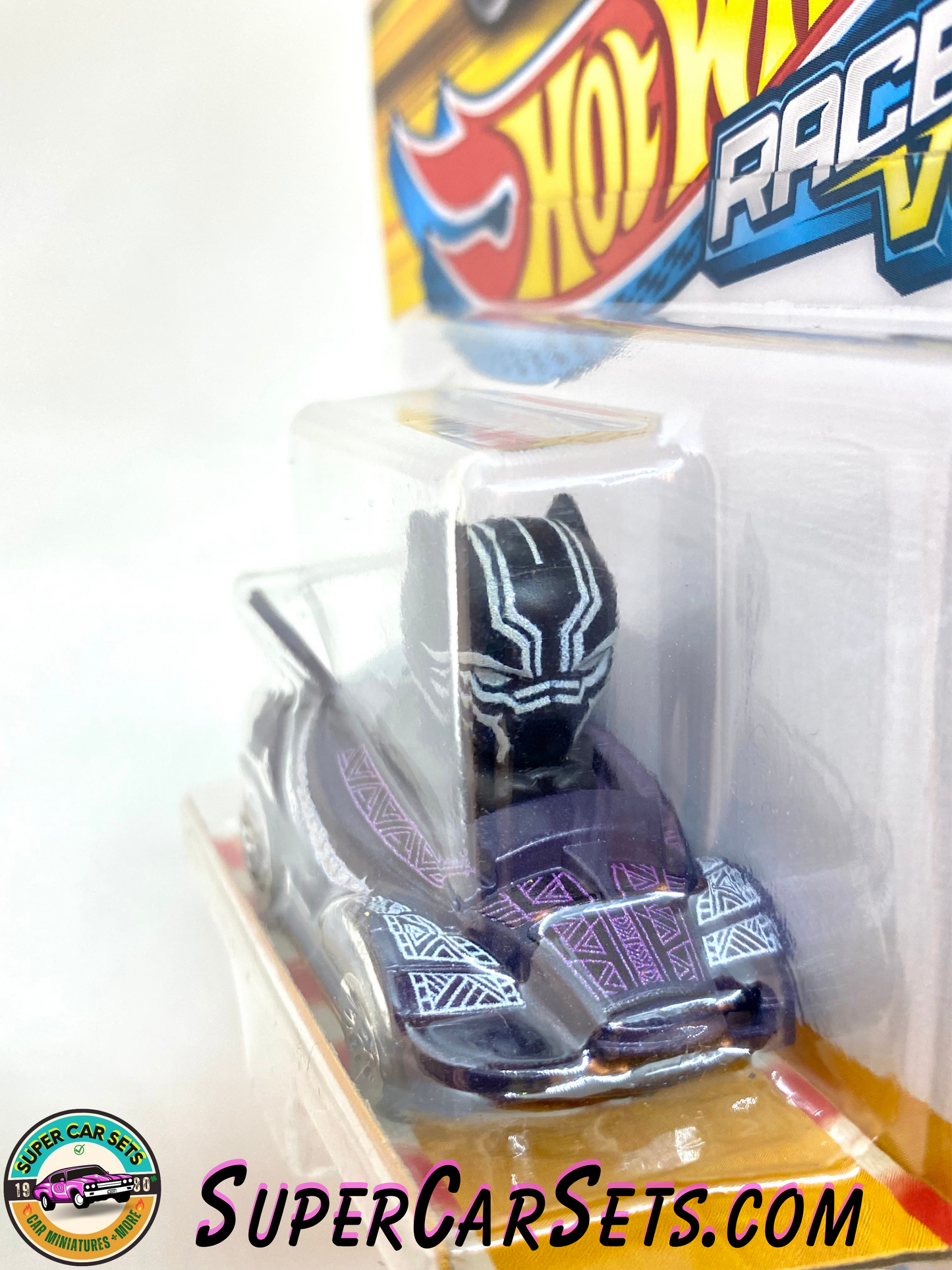 Hot Wheels Racer Verse Black Panther