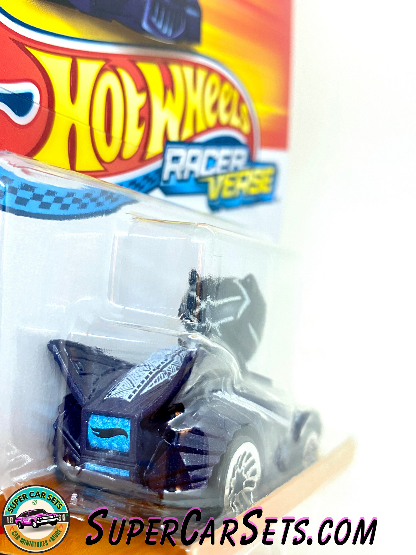 Hot Wheels Racer Verse Black Panther