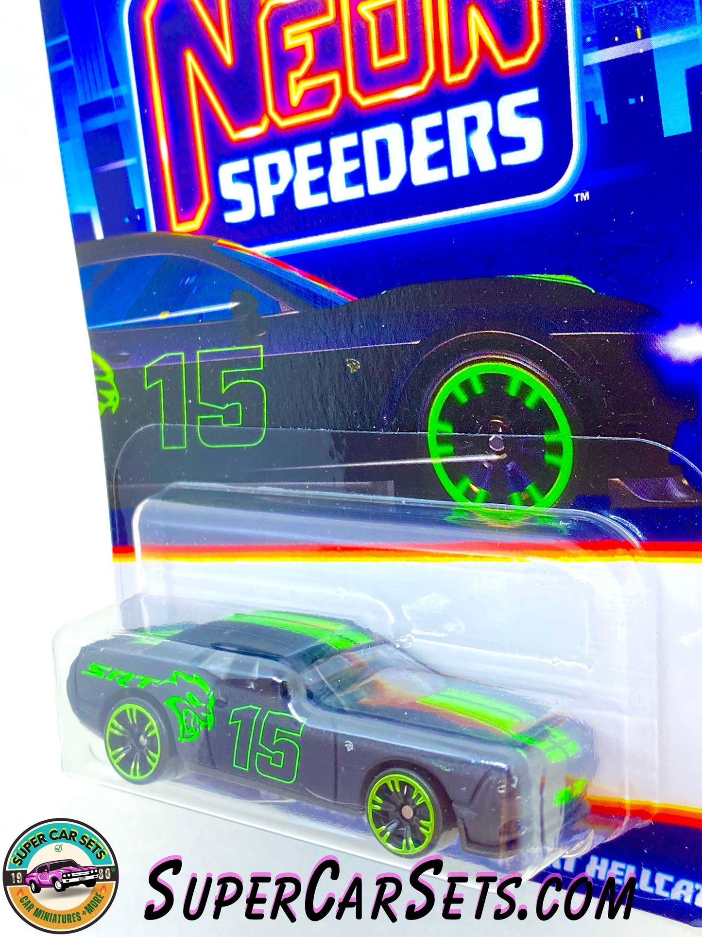 Hot Wheels Neon Speeders (6/8) - ’15 Dodge Challenger SRT Hellcat (card slightly bent)