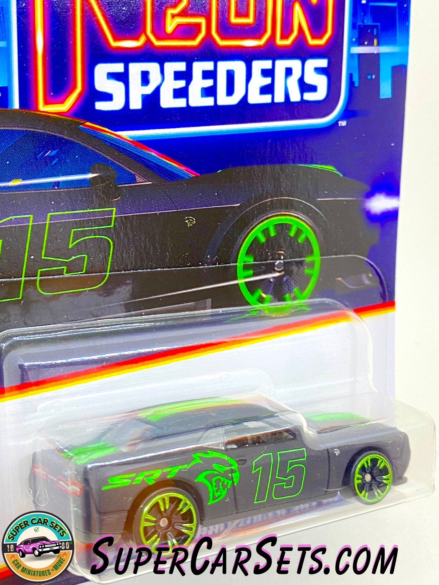 Hot Wheels Neon Speeders (6/8) - ’15 Dodge Challenger SRT Hellcat (card slightly bent)