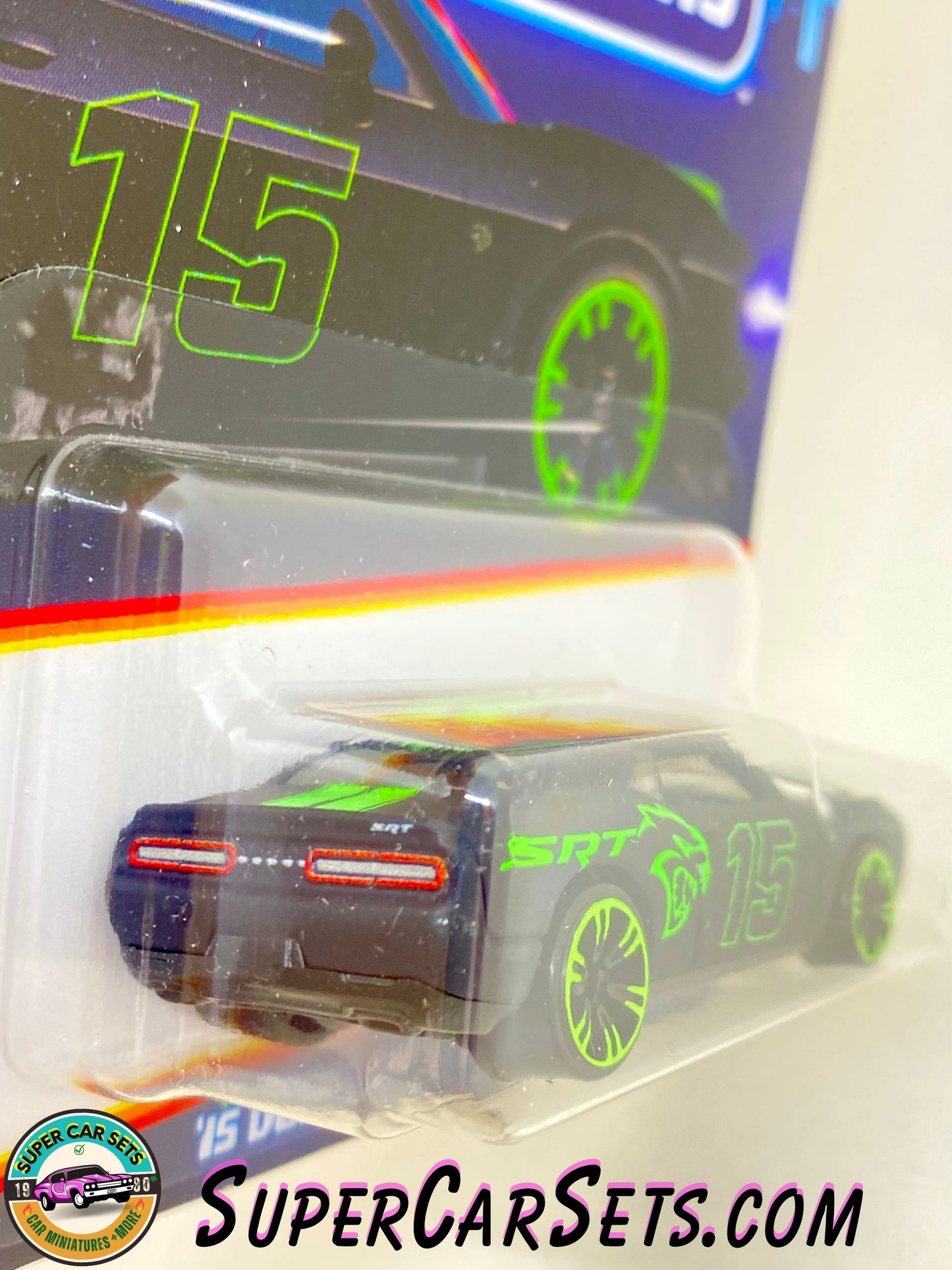 Hot Wheels Neon Speeders (6/8) - ’15 Dodge Challenger SRT Hellcat (card slightly bent)