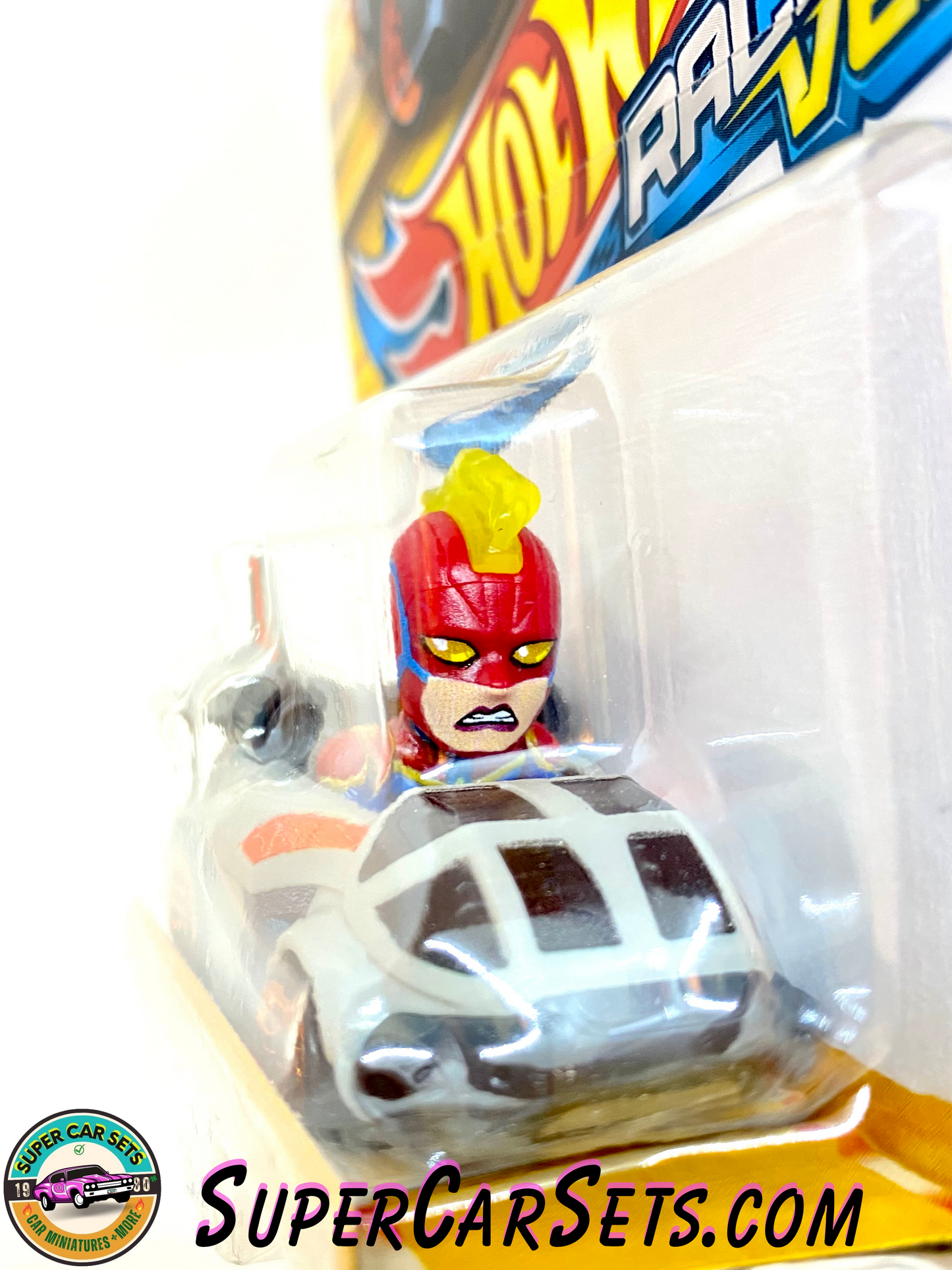 Hot Wheels Racer Verse Captain Marvel