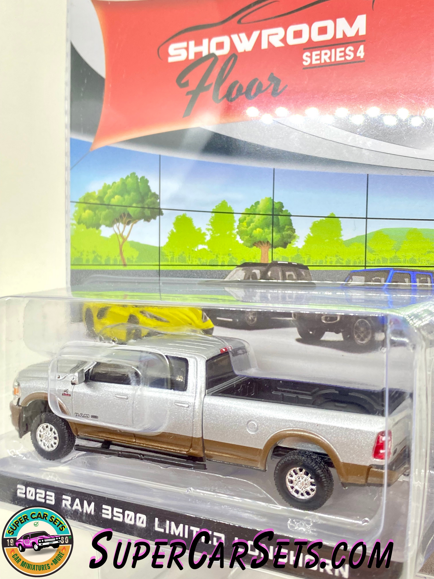 2023 RAM 3500 Limited Longhorn (blister slightly damaged) - Greenlight Showroom Floor Serie 4